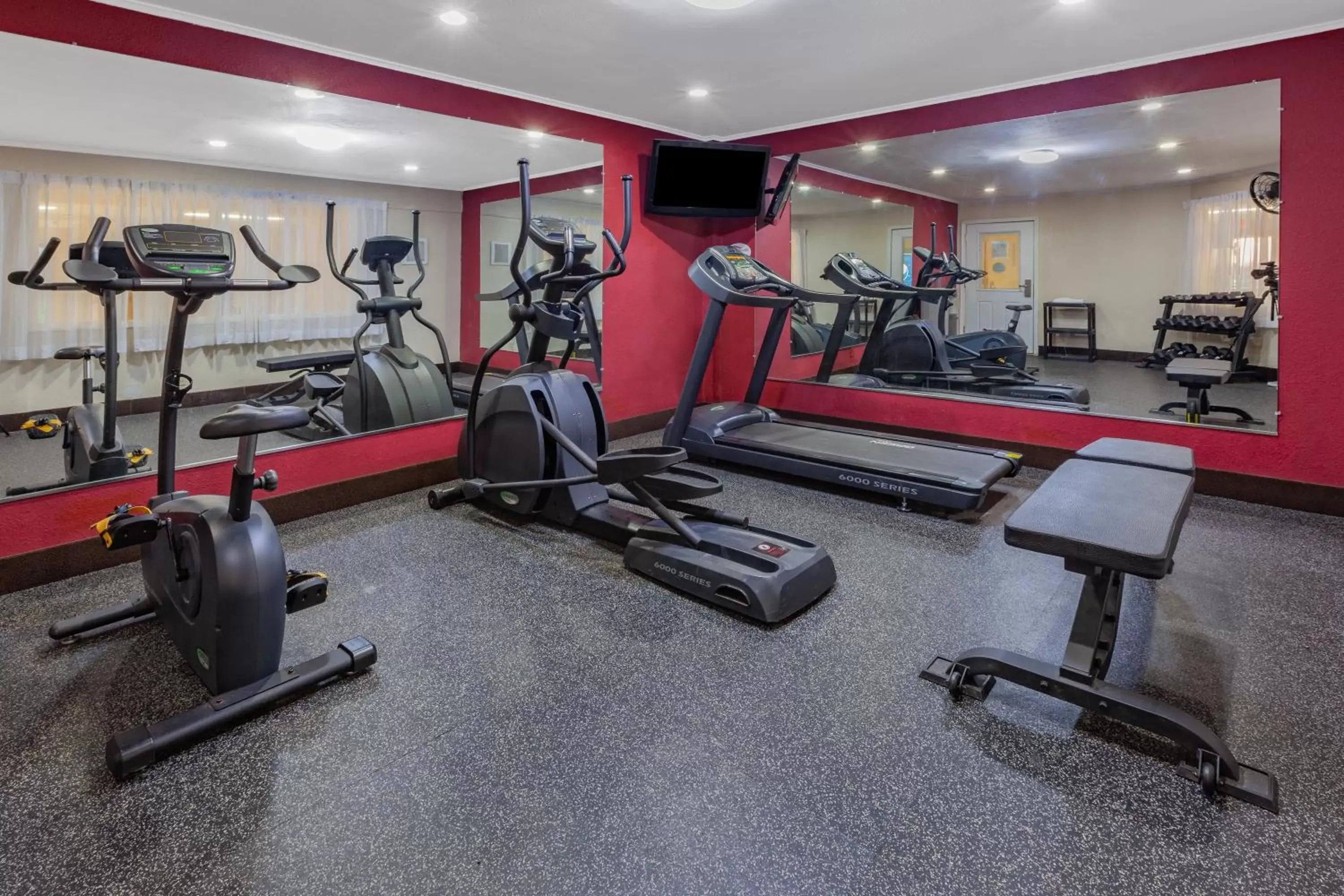 Fitness centre/facilities, Fitness Center/Facilities in Baymont by Wyndham Perrysburg-Toledo