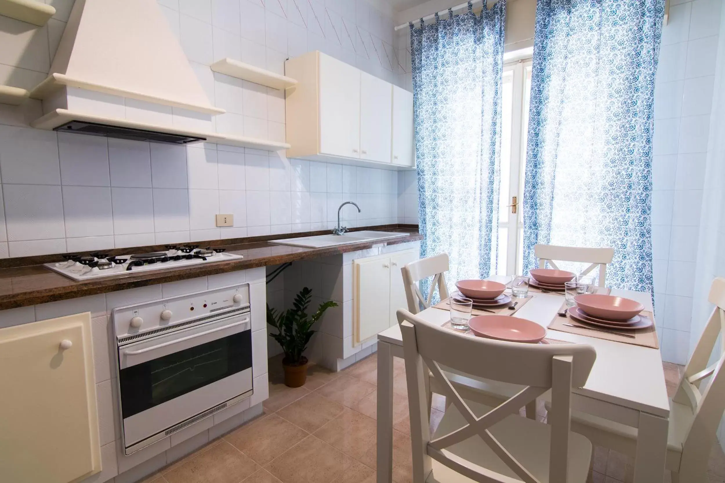 Kitchen/Kitchenette in Maison Ortigia