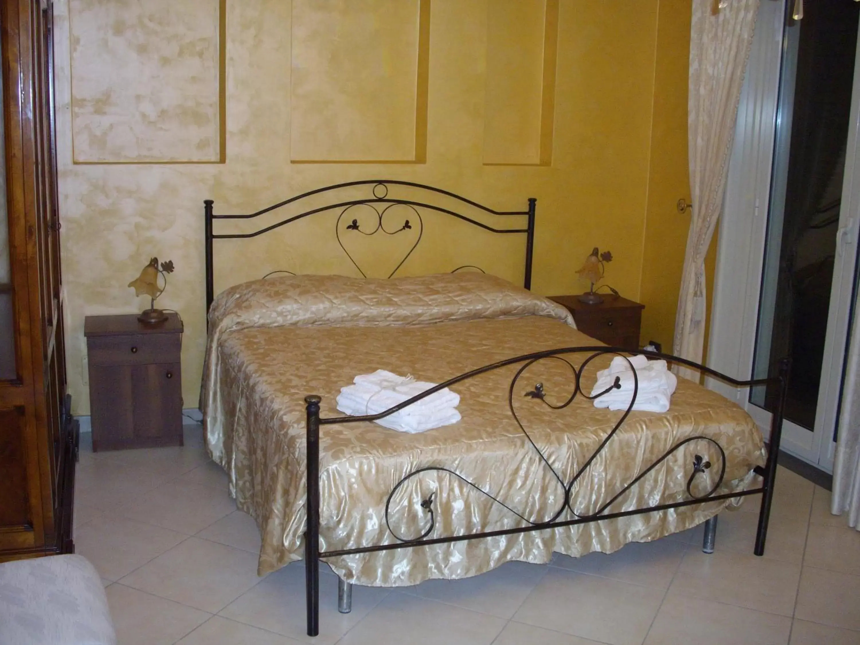 Photo of the whole room, Bed in B&B Villa San Leonardo