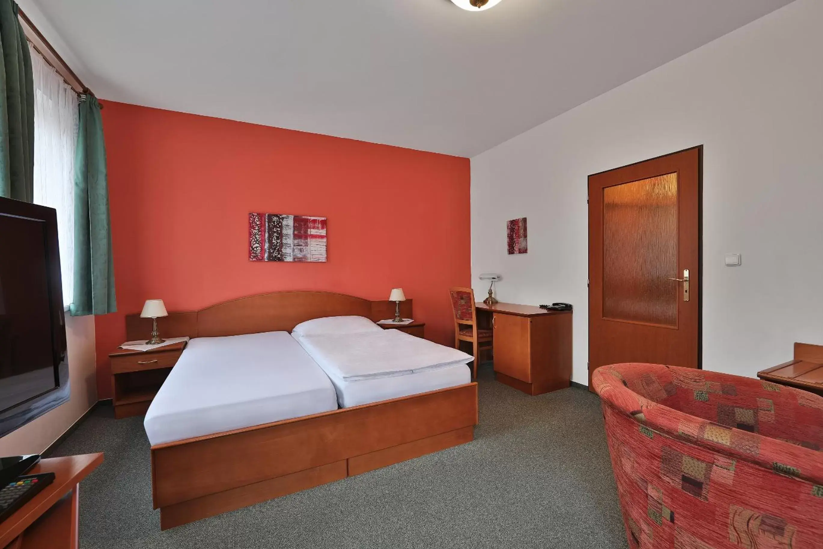 Bedroom, Bed in Attic Hotel