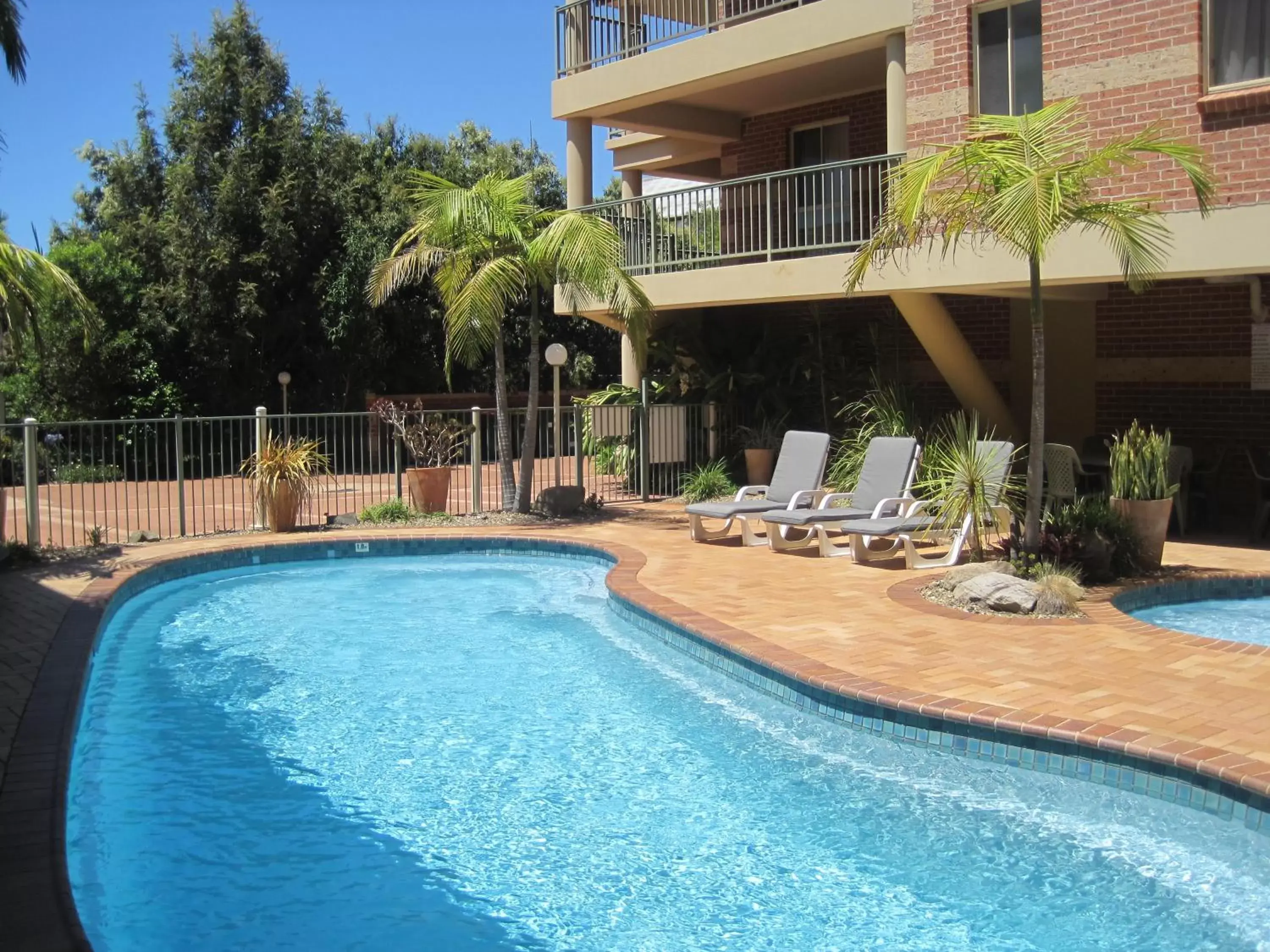 Swimming Pool in Terralong Terrace Apartments