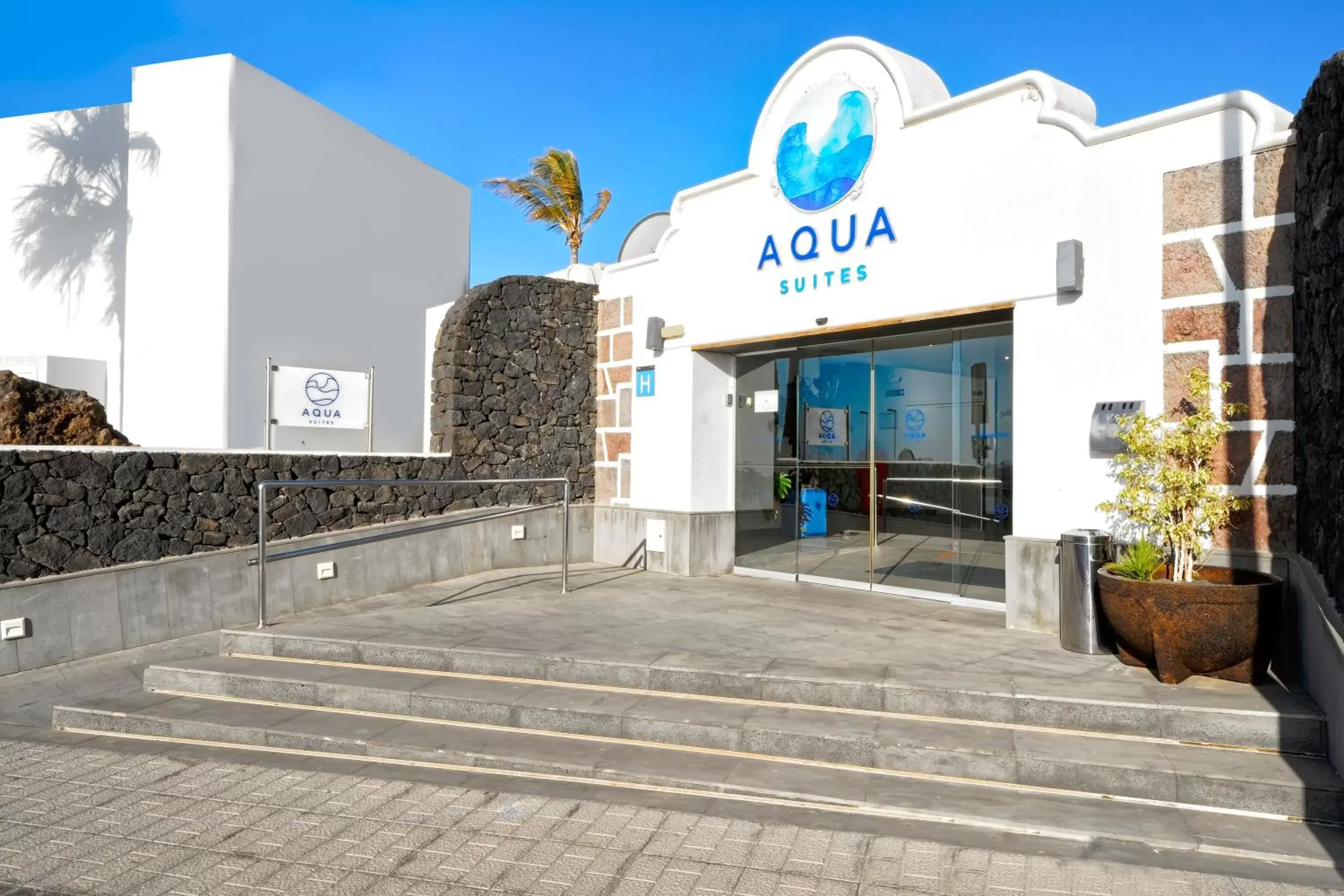 Facade/entrance in Aqua Suites