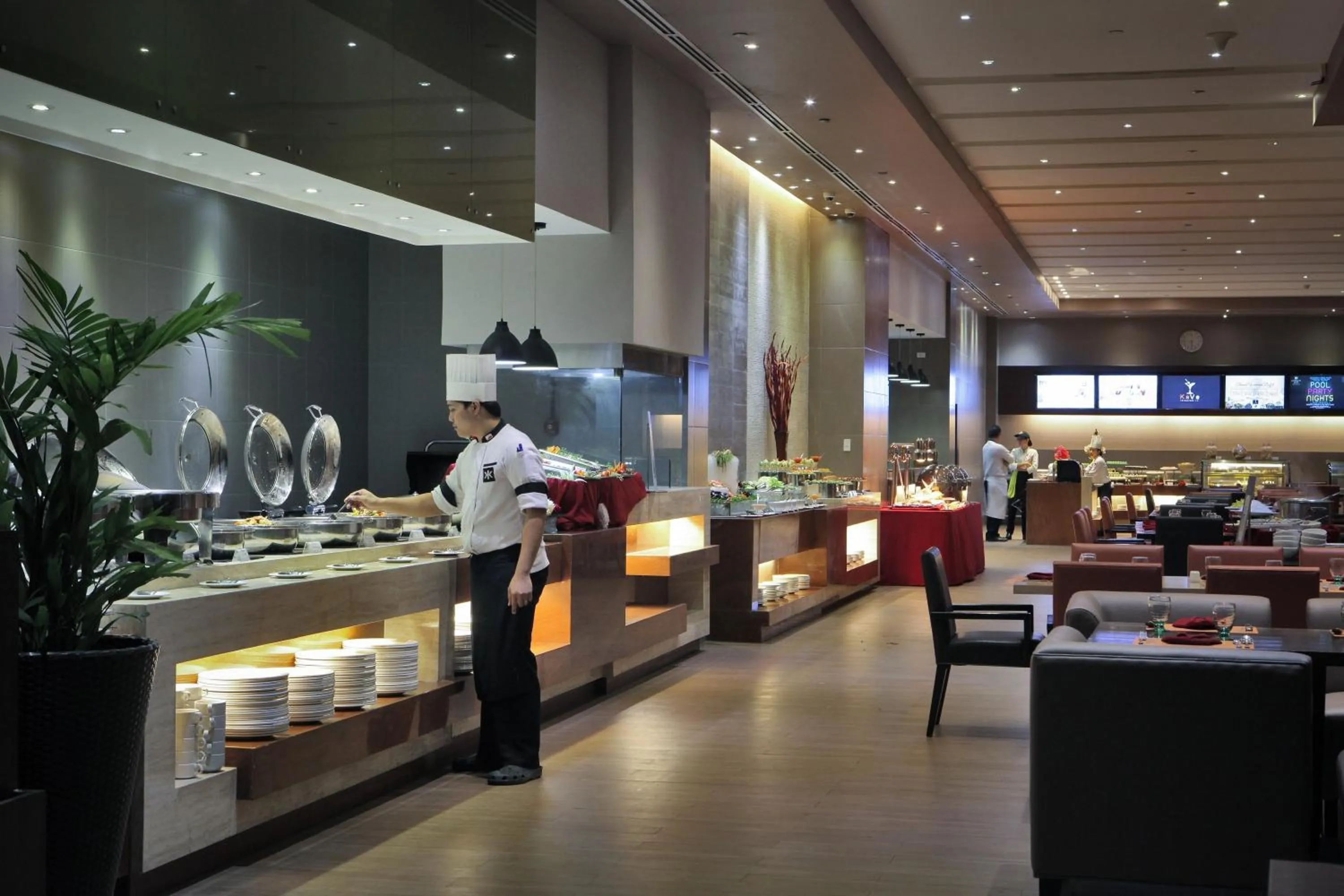 Restaurant/places to eat in Limketkai Luxe Hotel