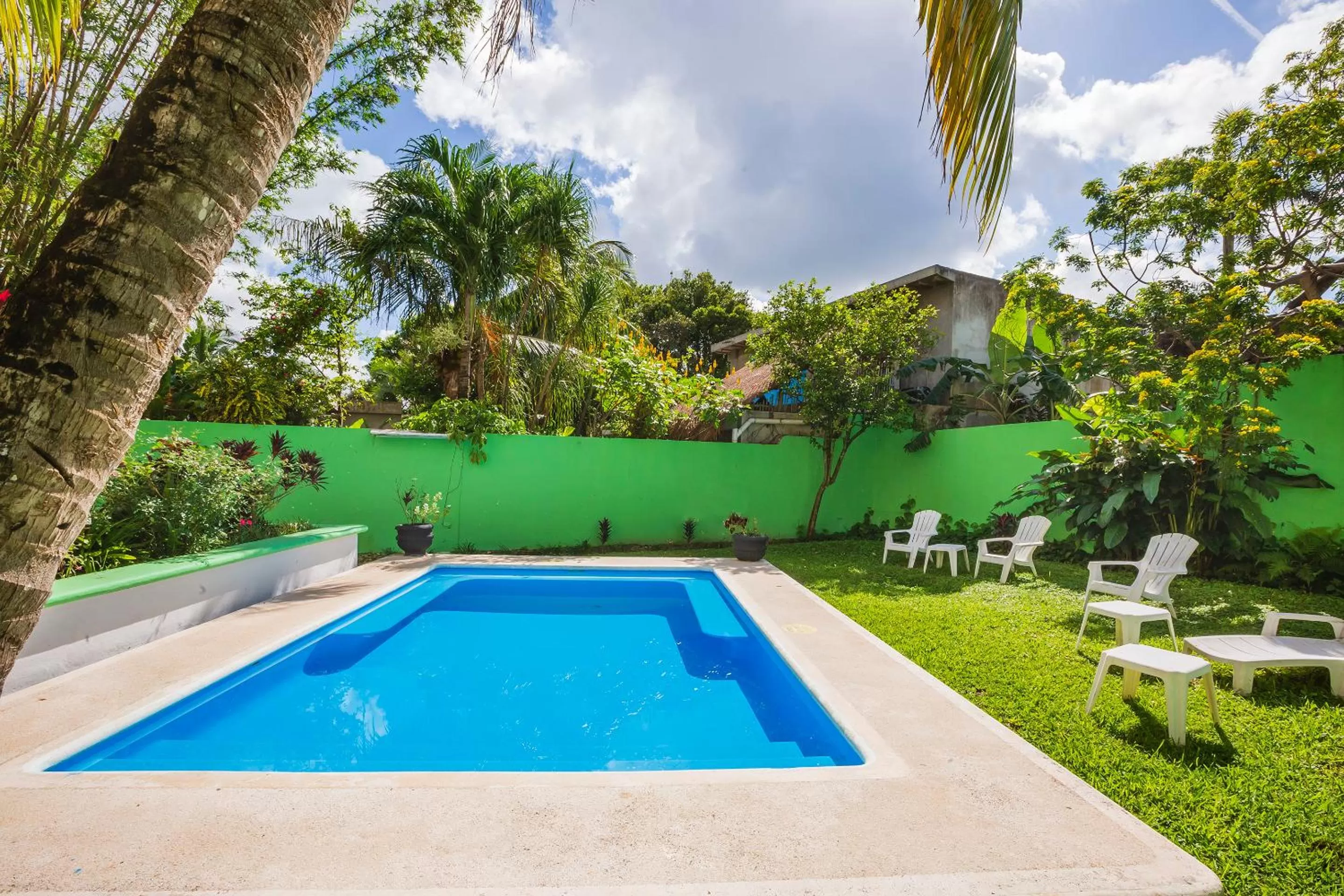 Facade/entrance, Swimming Pool in Hotel Kiin Cozumel