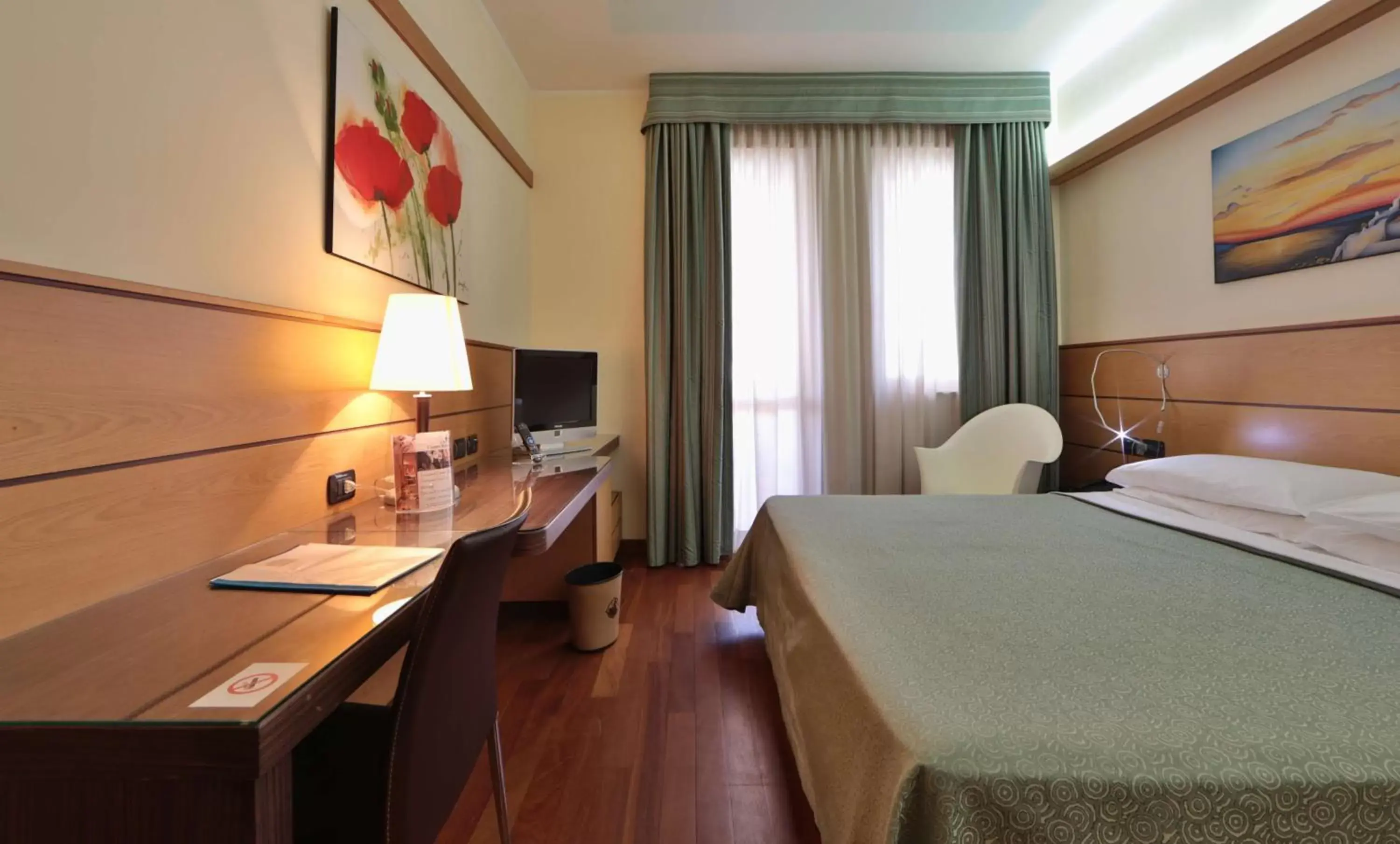 Photo of the whole room, Bed in Best Western Hotel Dei Cavalieri