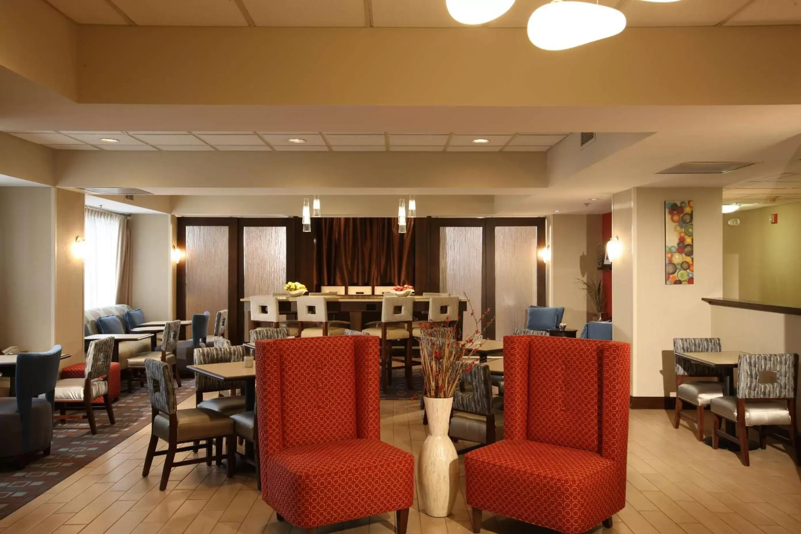 Lobby or reception, Restaurant/Places to Eat in Hampton Inn Pennsville