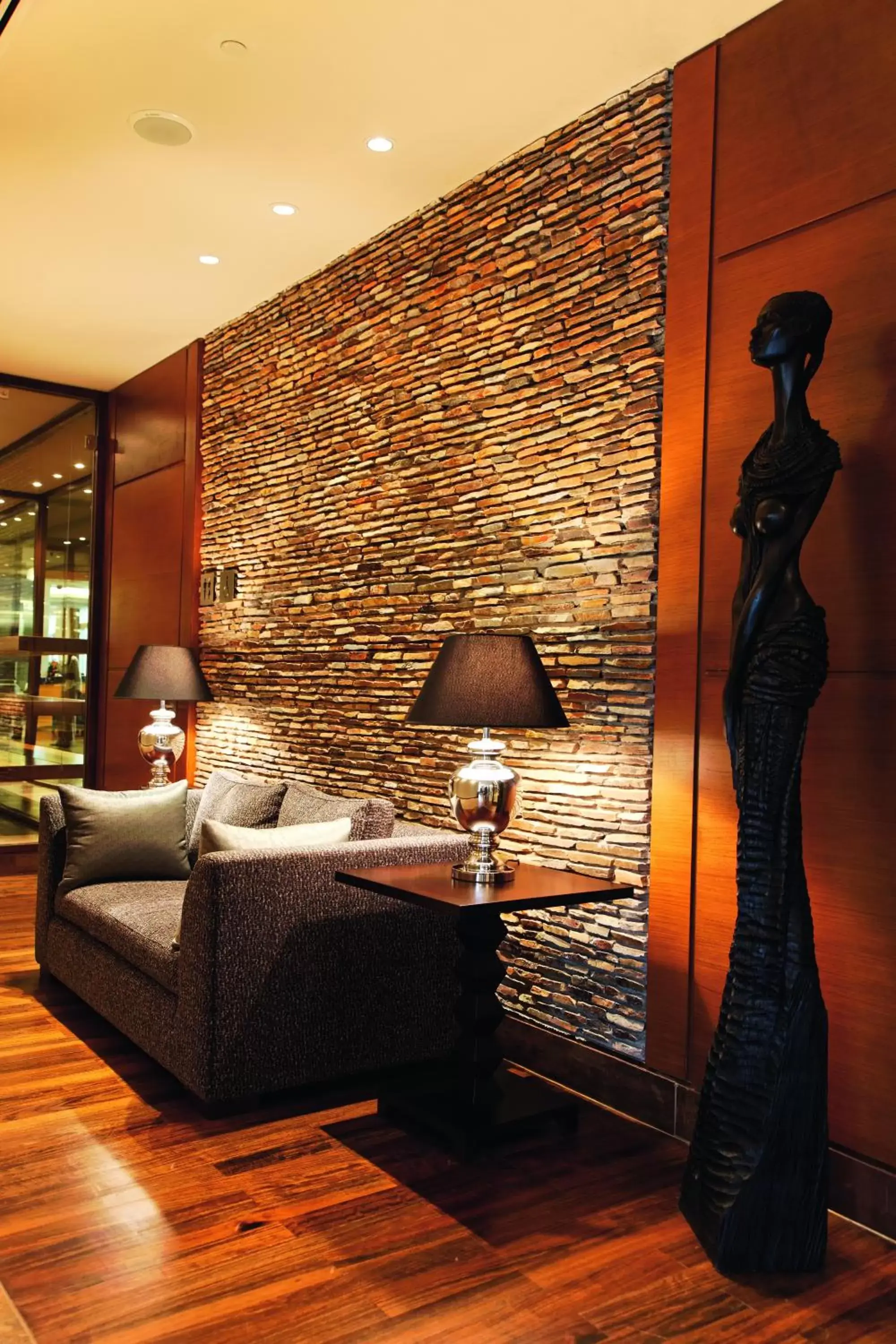 Lobby or reception, Lounge/Bar in Mövenpick Ambassador Hotel Accra