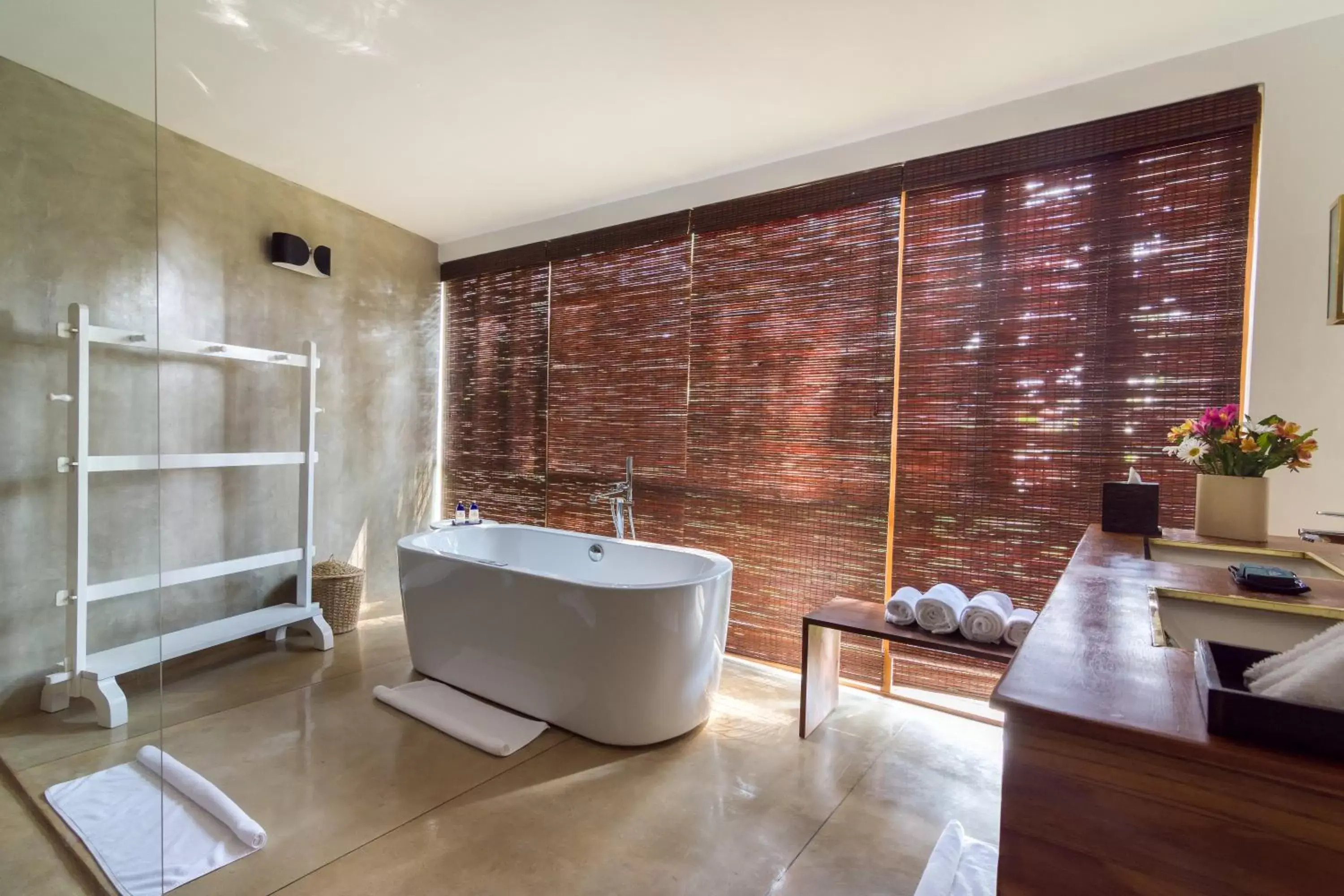 Bathroom in Kings Pavilion Luxury Hotel