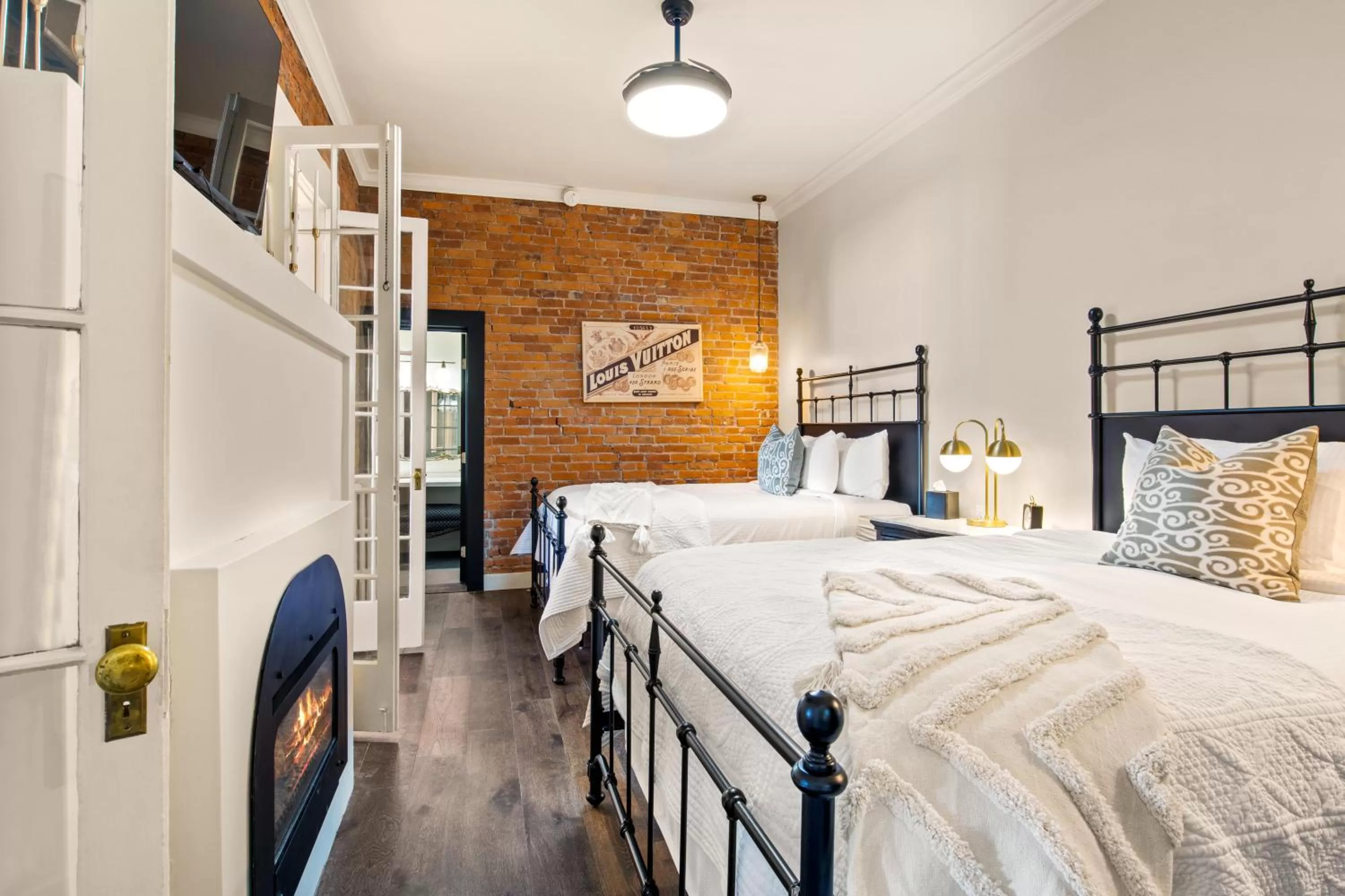 Bedroom, Bed in Bespoke Inn Flagstaff