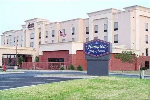 Property building in Hampton Inn & Suites Lawton