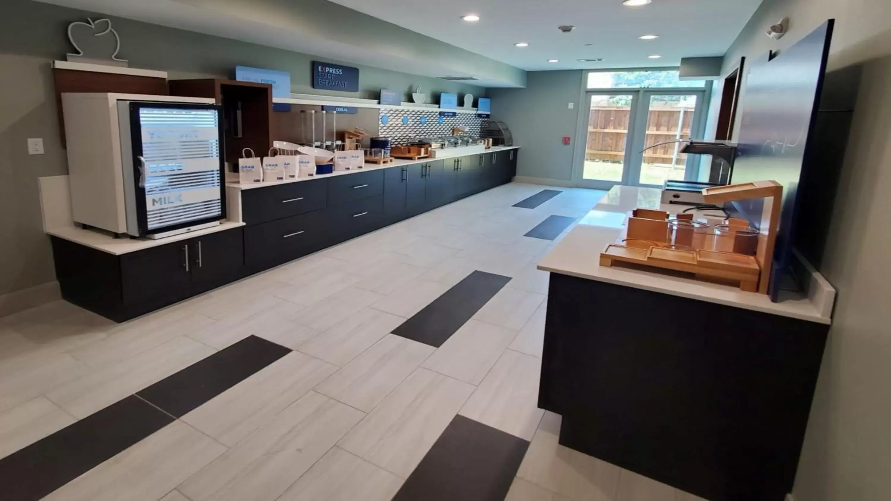 Breakfast in Holiday Inn Express & Suites Arlington North – Stadium Area by IHG Breakfast in Holiday Inn Express & Suites Arlington North – Stadium Area by IHG