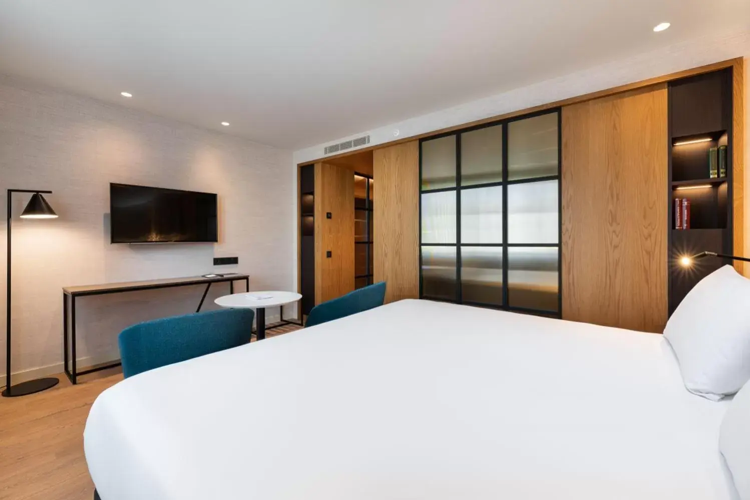 Photo of the whole room, Bed in Eurostars Aliados