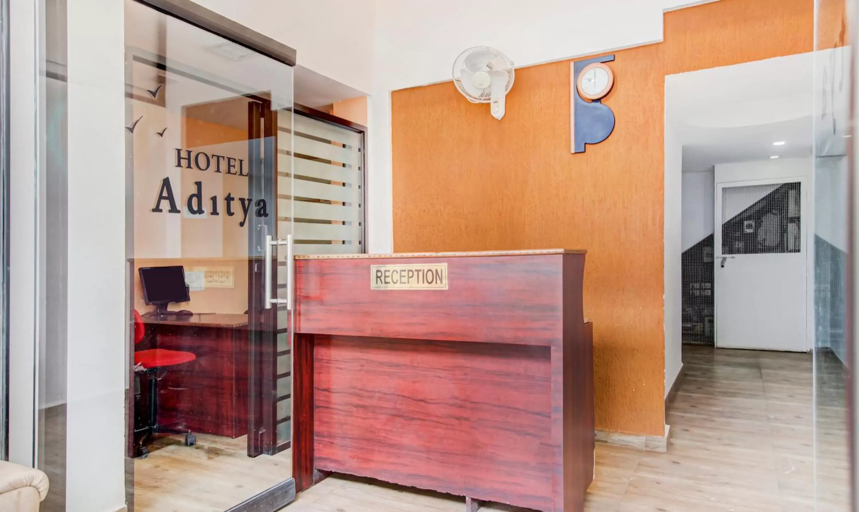 Lobby or reception in Itsy Hotels Aditya Lobby or reception in Itsy Hotels Aditya