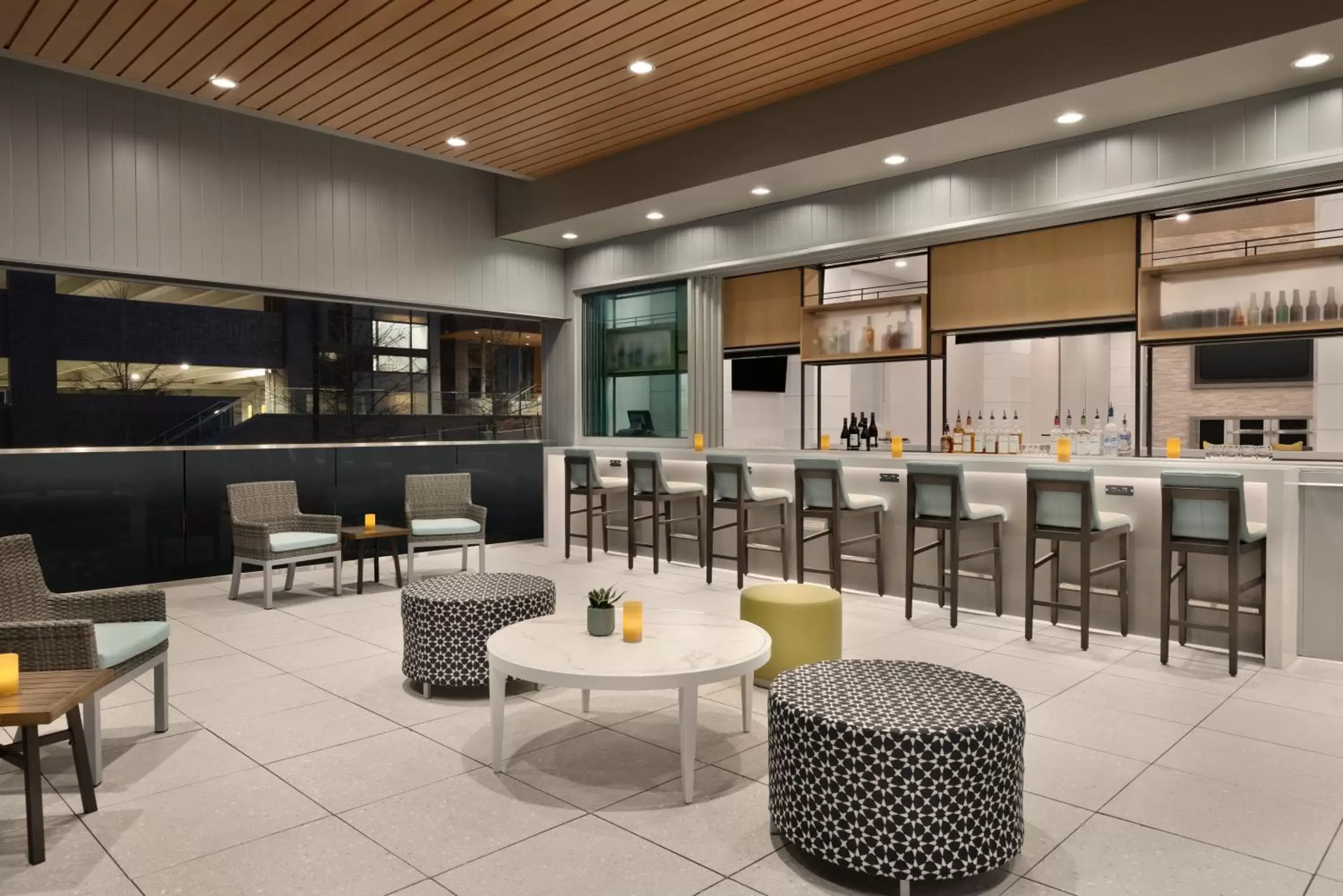 Restaurant/places to eat, Lounge/Bar in Hyatt House Atlanta Perimeter Center