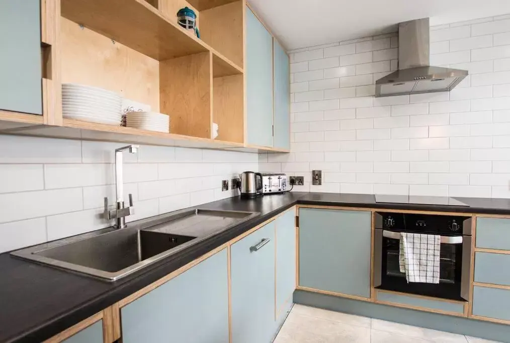 Kitchen or kitchenette, Kitchen/Kitchenette in Modern City Centre Rooms