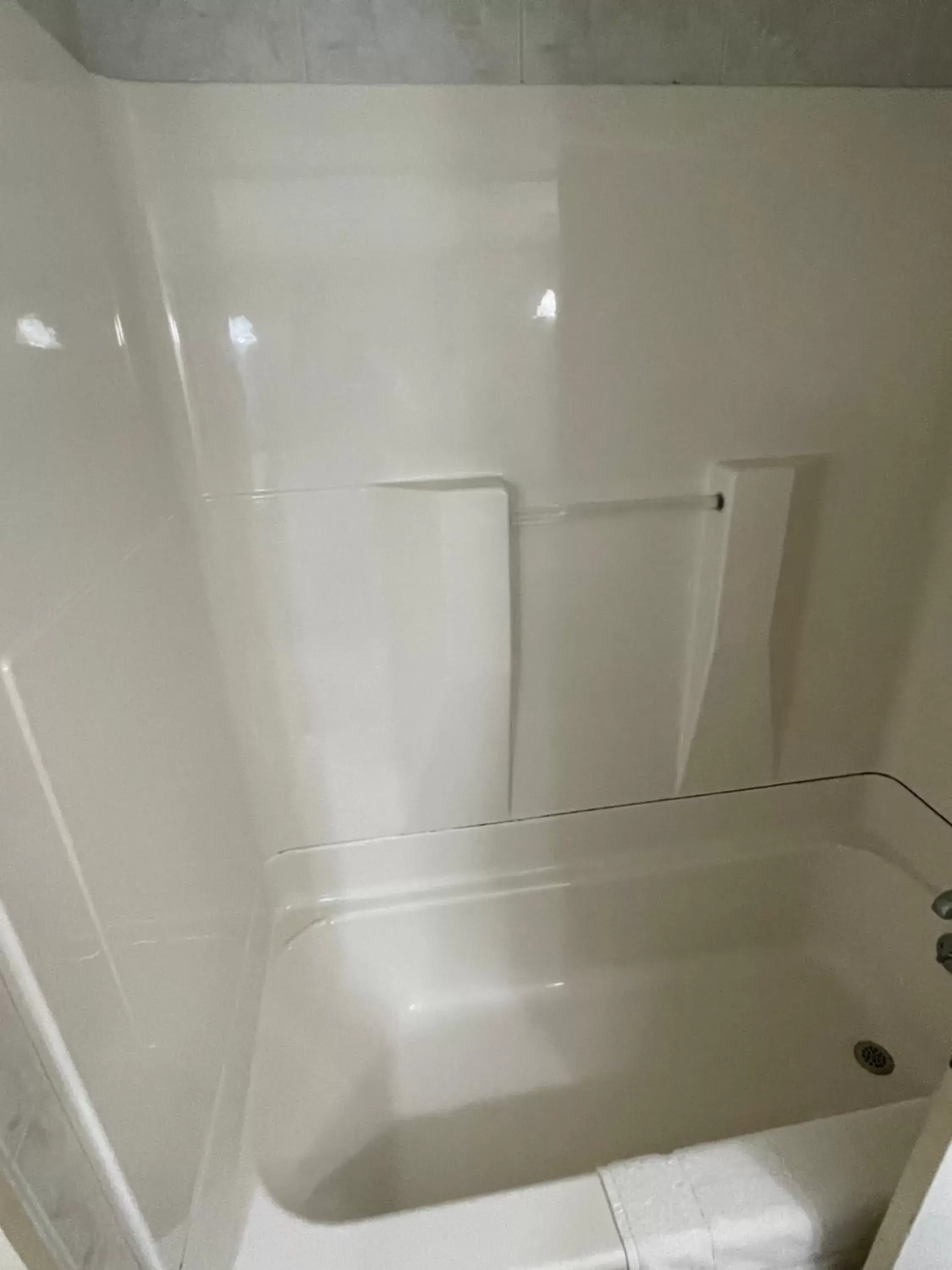 Shower, Bathroom in Ships Inn