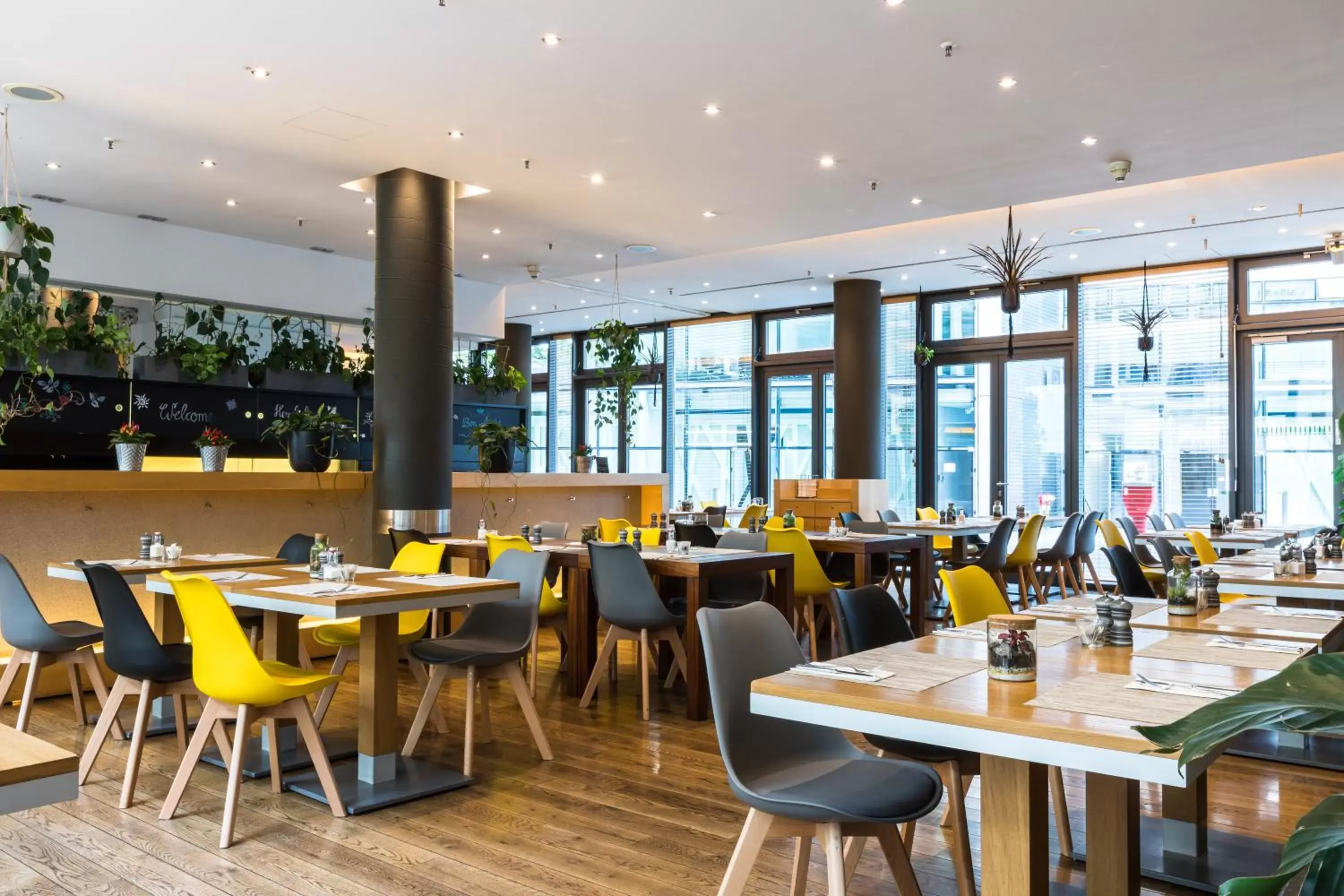 Restaurant/places to eat in Lindner Hotel Berlin Ku'damm, part of JdV by Hyatt Restaurant/places to eat in Lindner Hotel Berlin Ku'damm, part of JdV by Hyatt