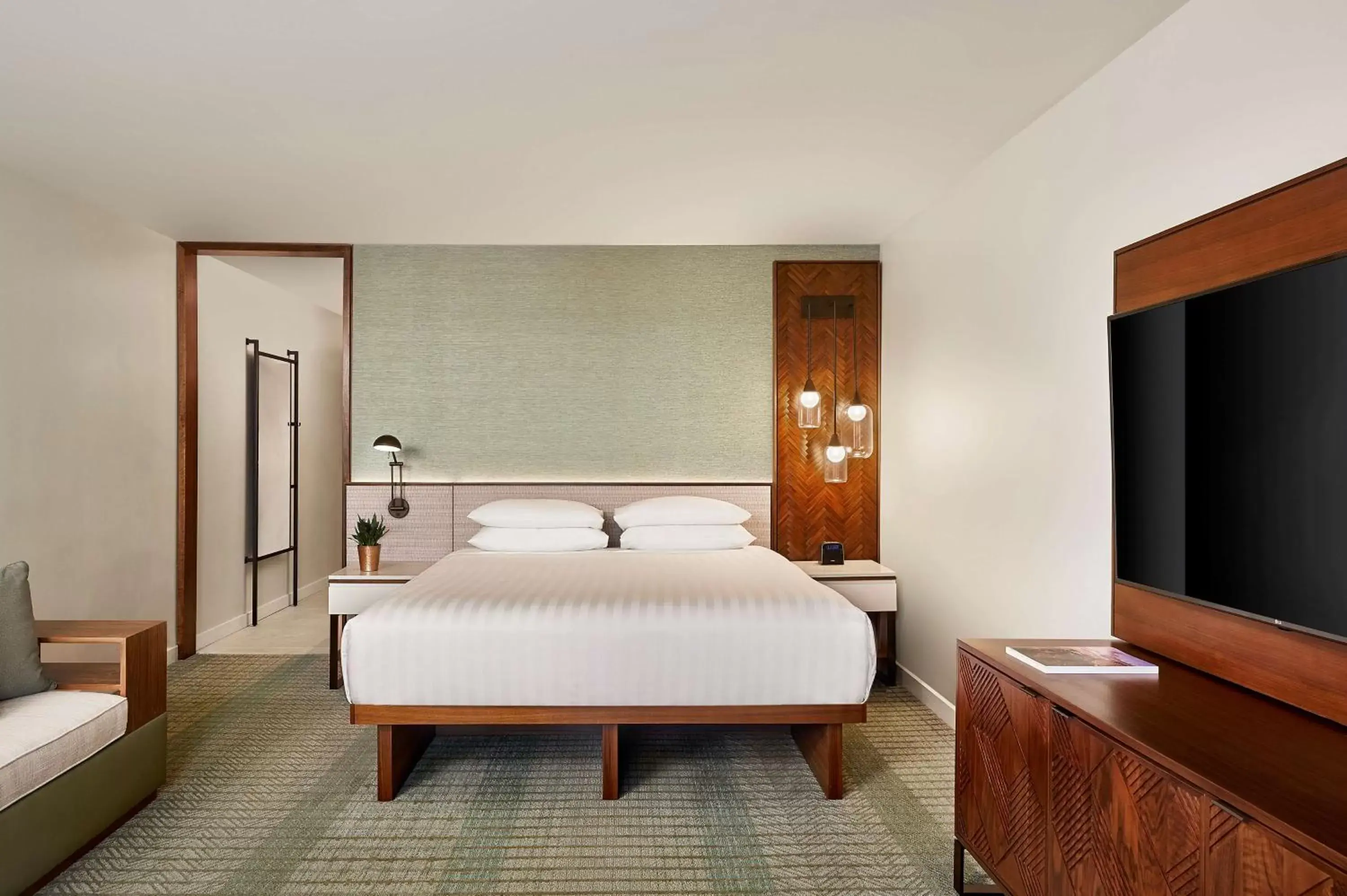 Photo of the whole room, Bed in Hyatt Regency Maui Resort & Spa