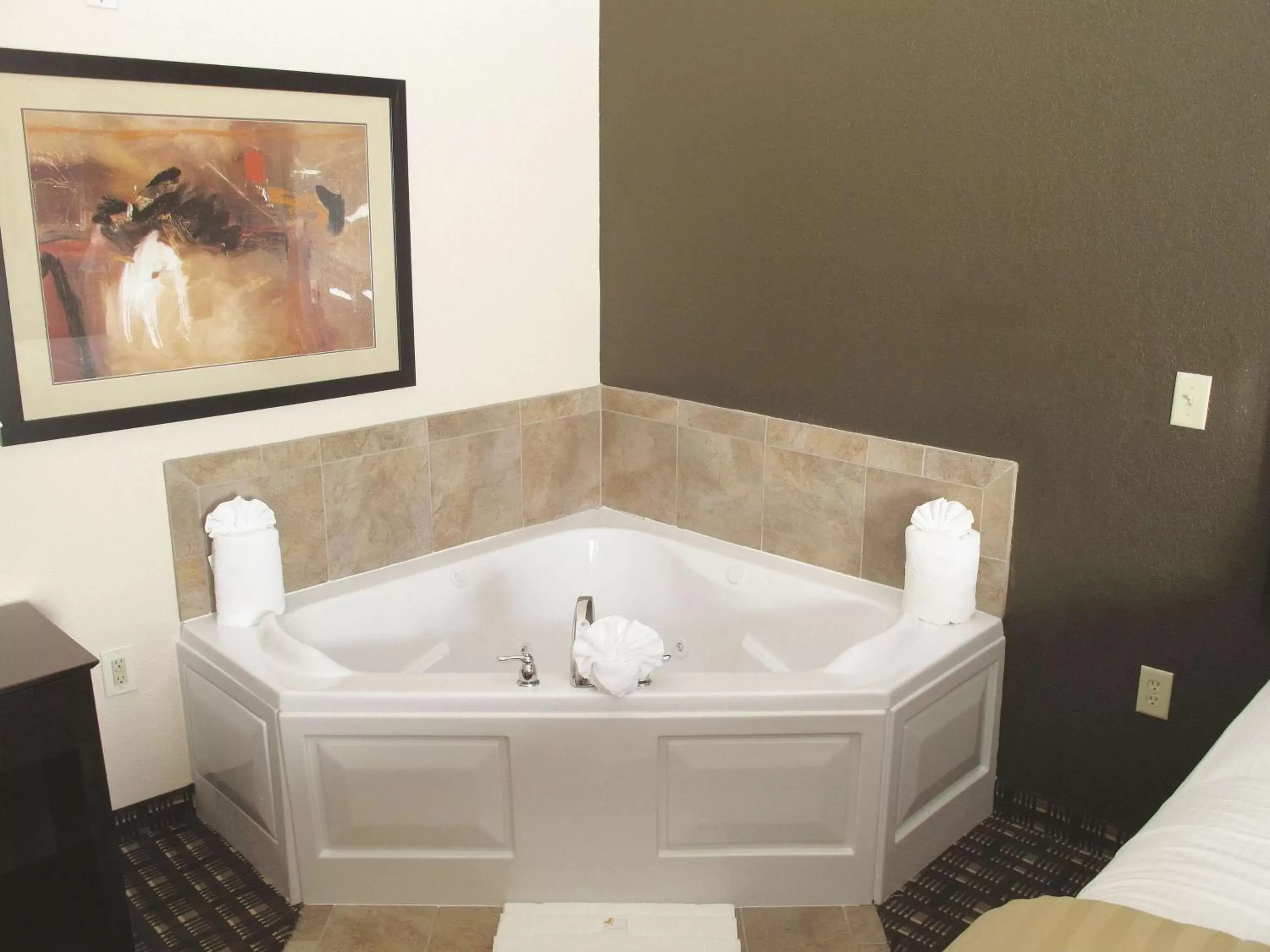 Photo of the whole room, Bathroom in La Quinta by Wyndham Macon West