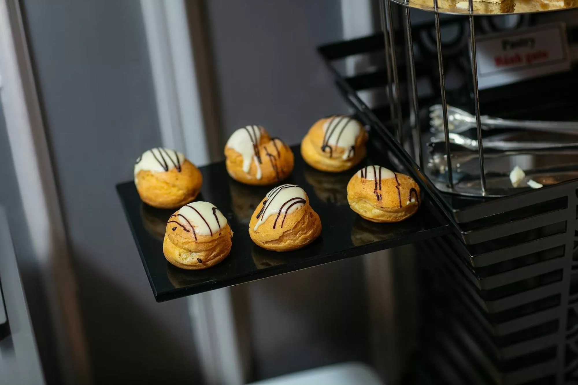 Food and drinks in Scent Premium Hotel