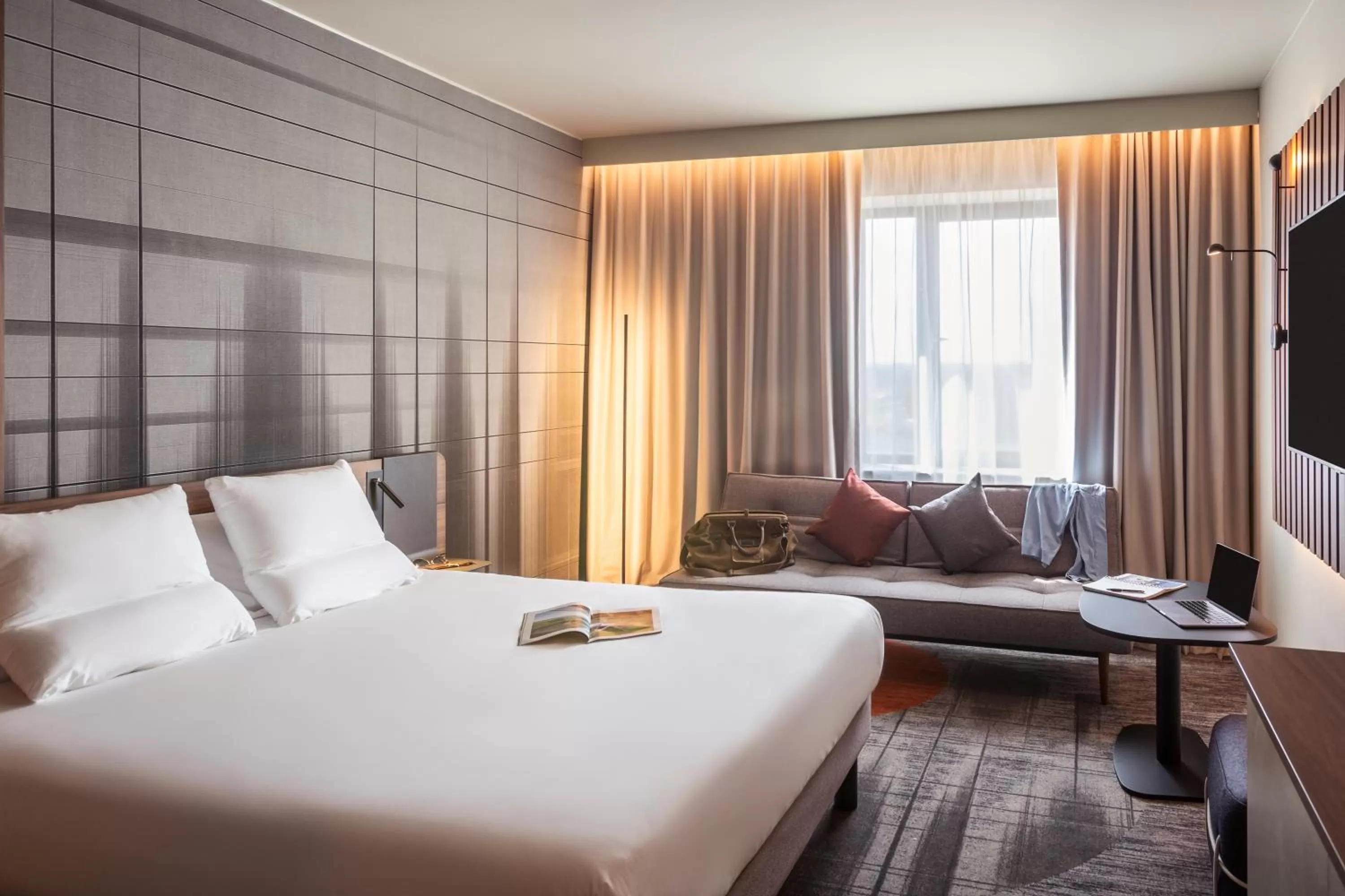 Bedroom, Bed in Novotel Cambridge North