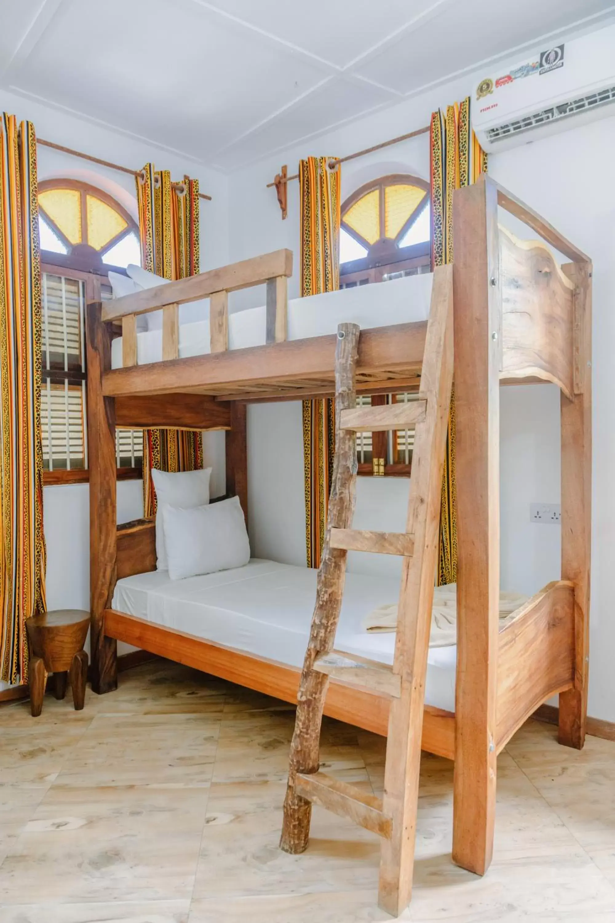 Bunk Bed in Shoki Shoki House Stone Town