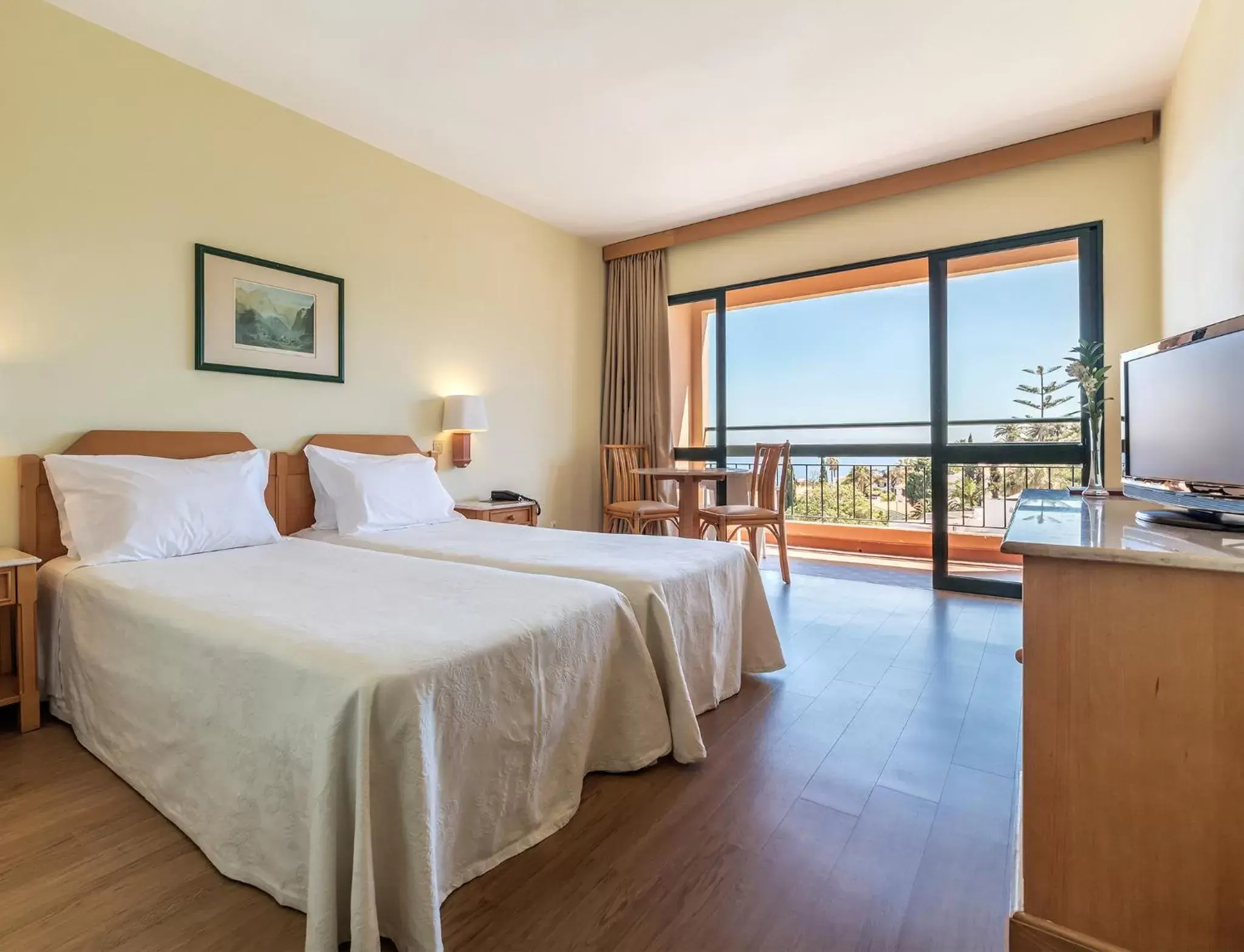 Double or Twin Room with Sea View in Dom Pedro Garajau Double or Twin Room with Sea View in Dom Pedro Garajau