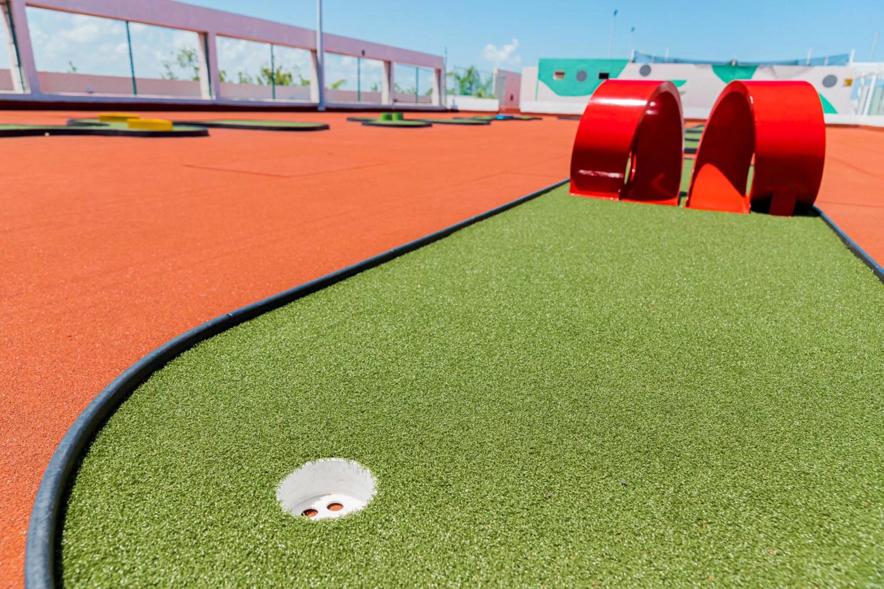 Minigolf in Dreams Jade Resort & Spa - All Inclusive