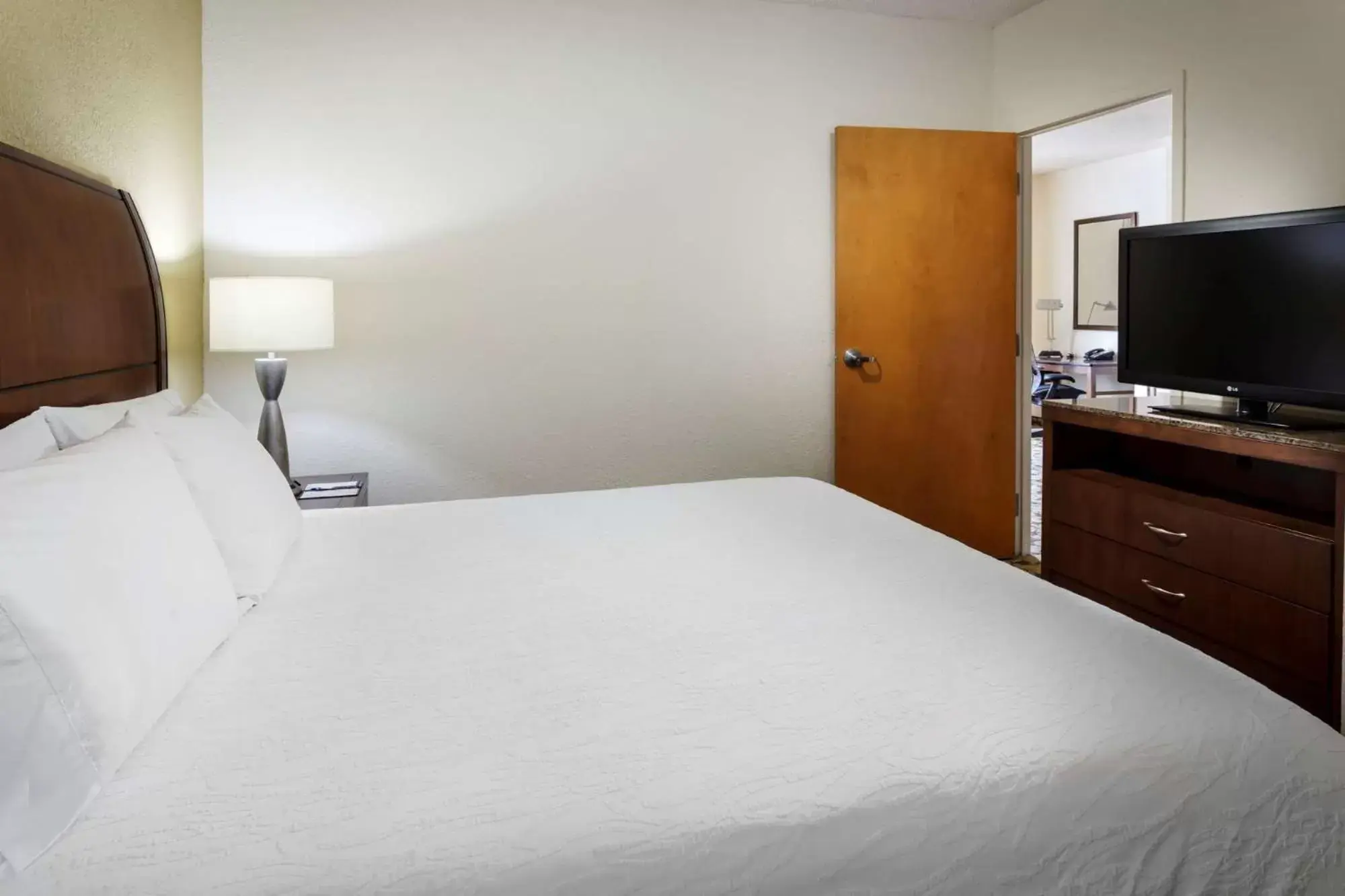 Bed in Hilton Garden Inn Lake Mary