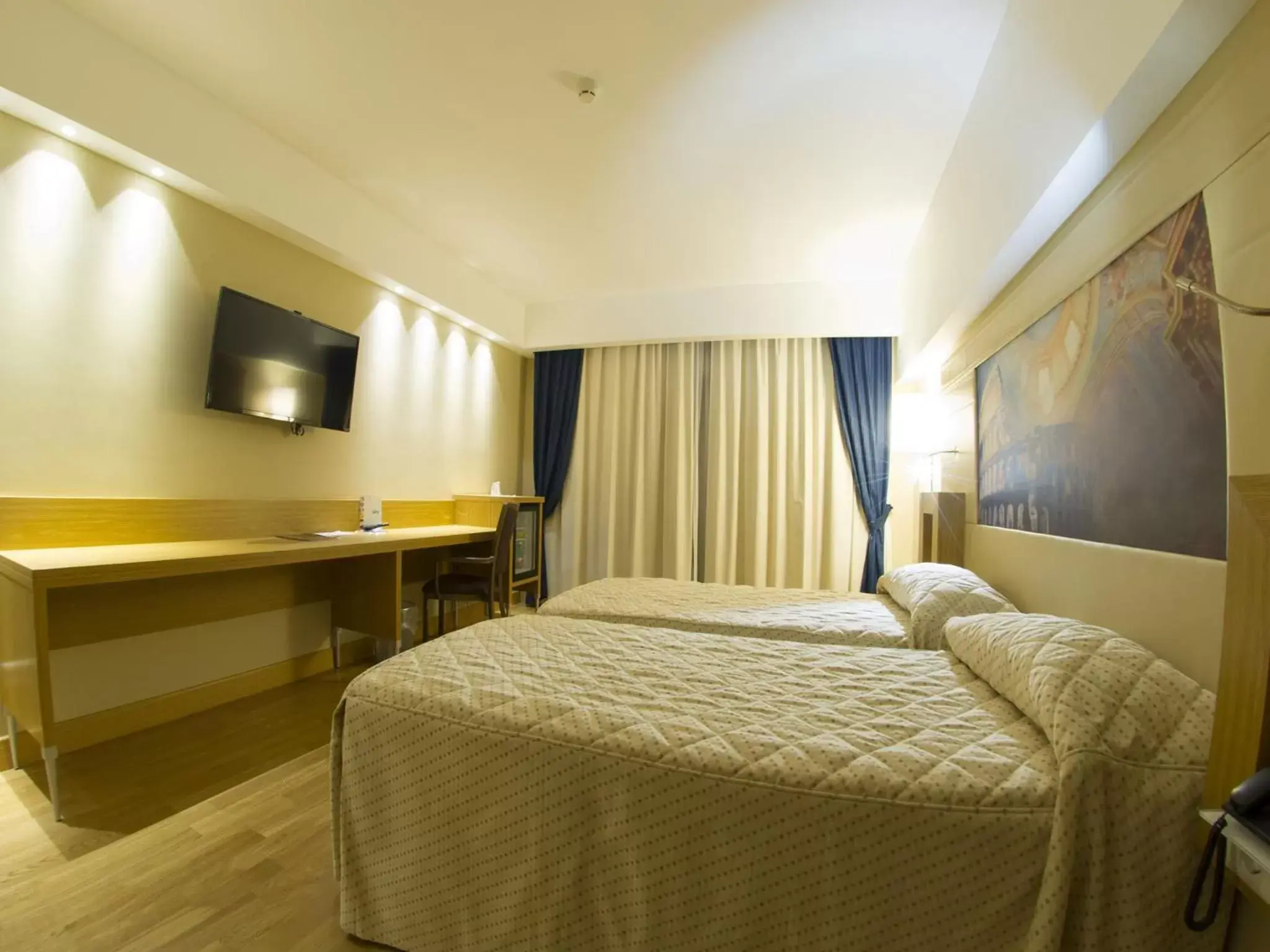 Photo of the whole room, Bed in Catania International Airport Hotel