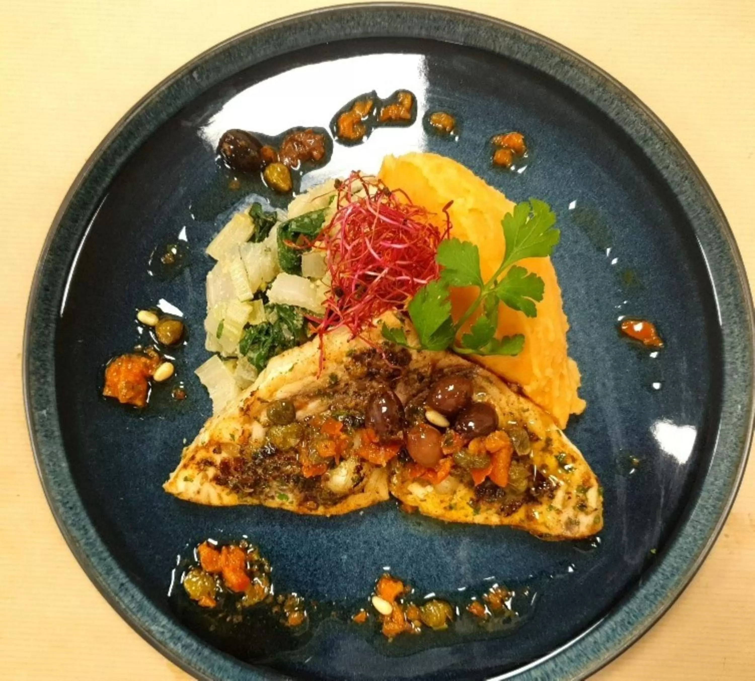 Restaurant/places to eat in Novotel Paris Est