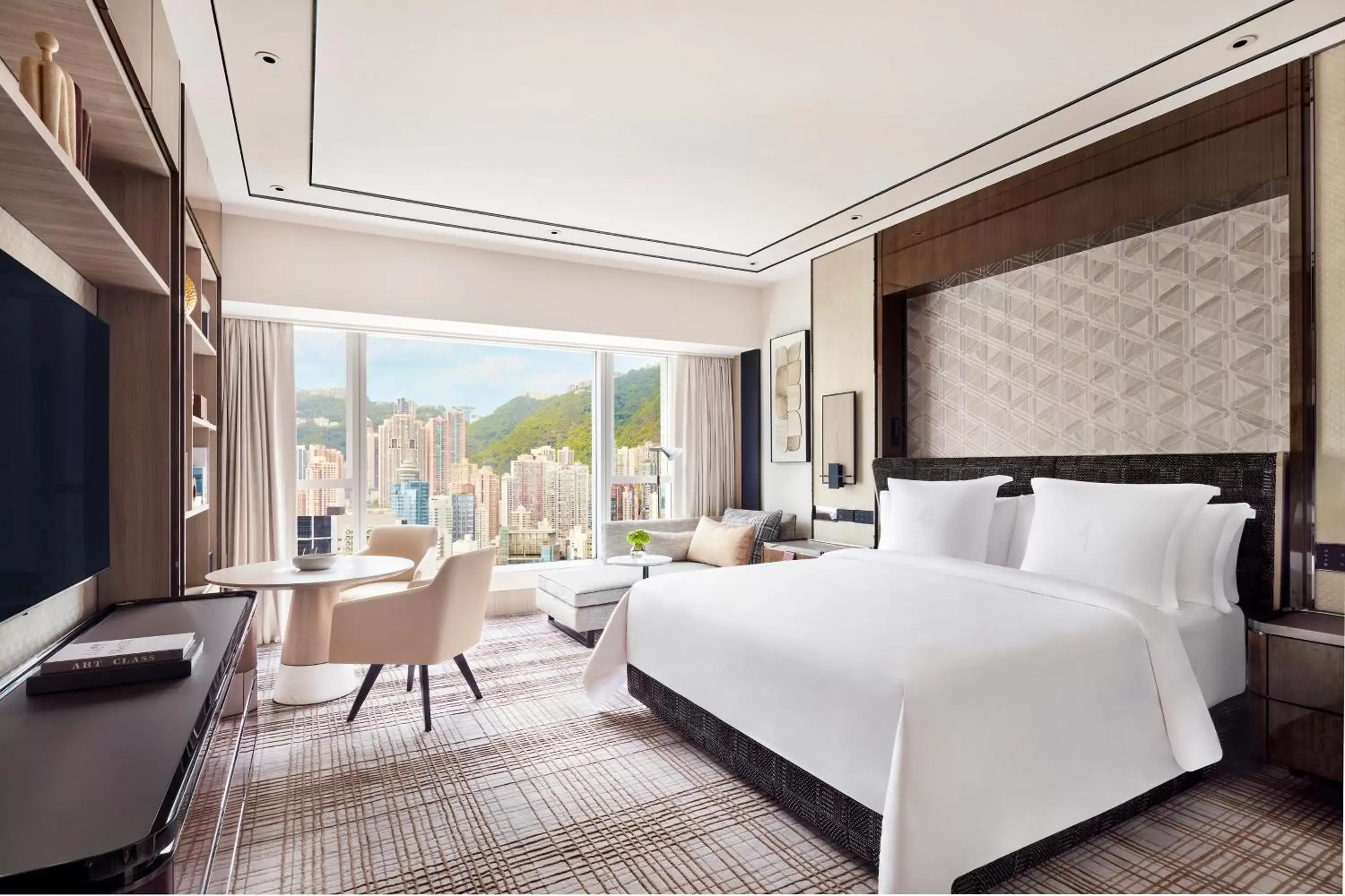 Bedroom in Four Seasons Hotel Hong Kong