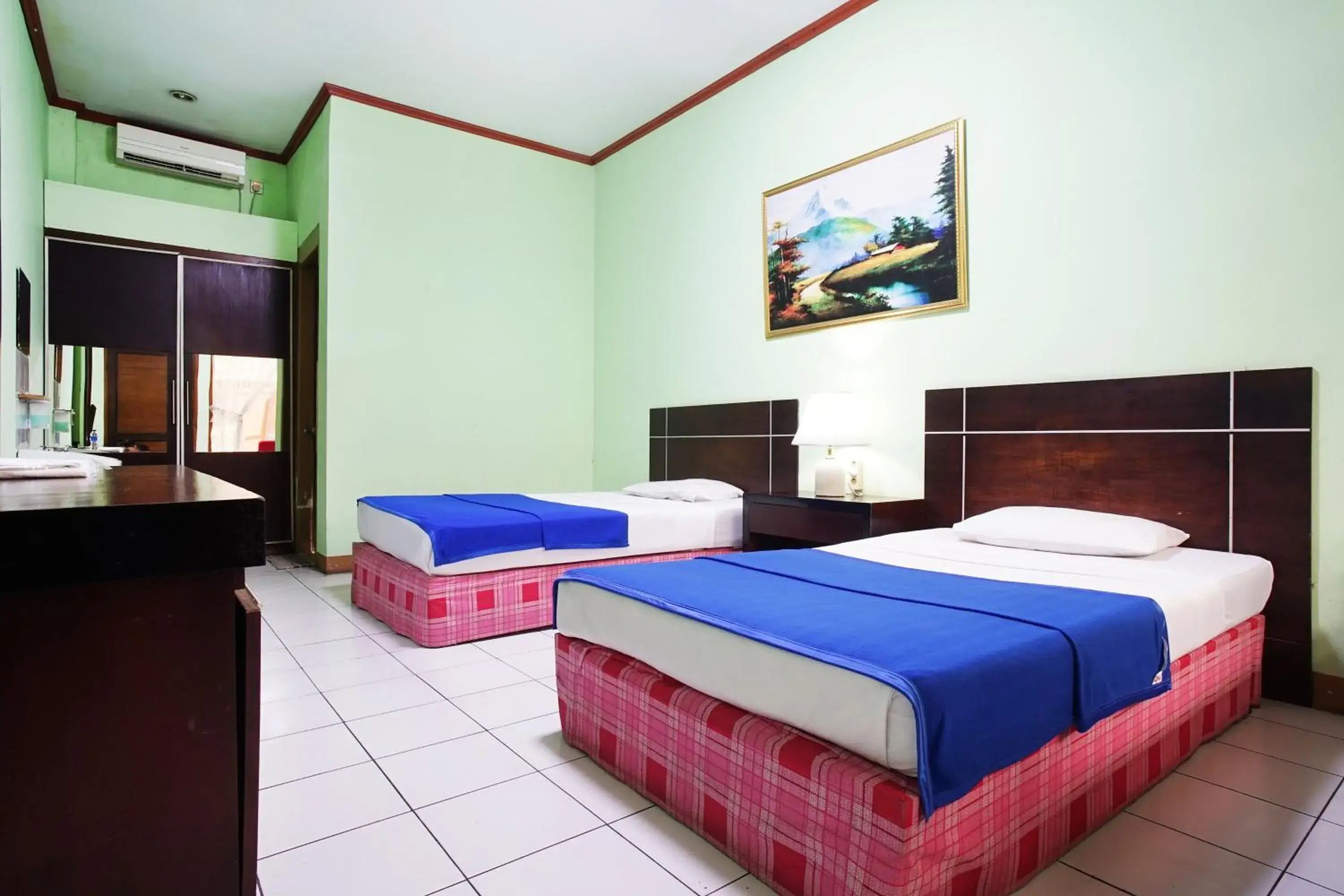 Photo of the whole room, Bed in Hotel Bandung Permai