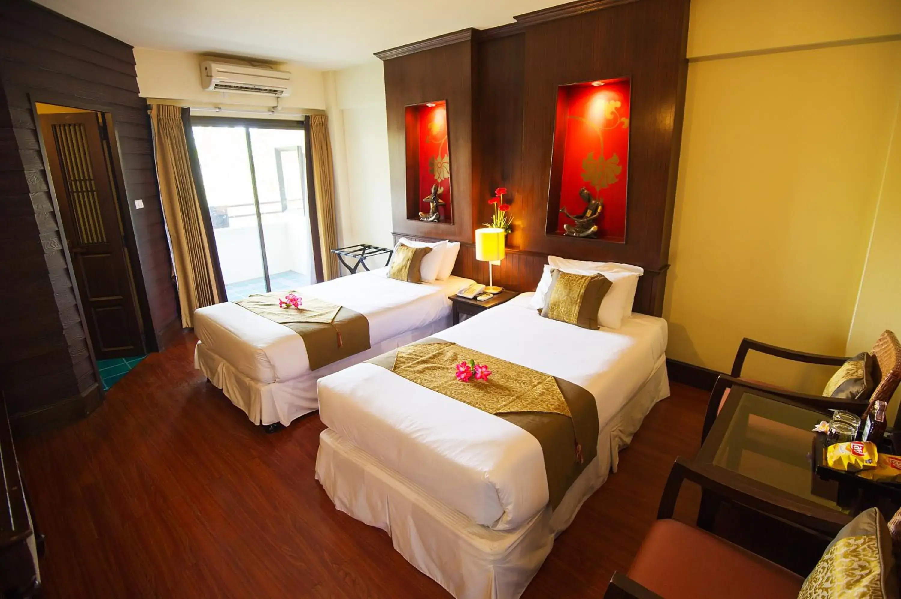 Bed in Chiangmai Gate Hotel