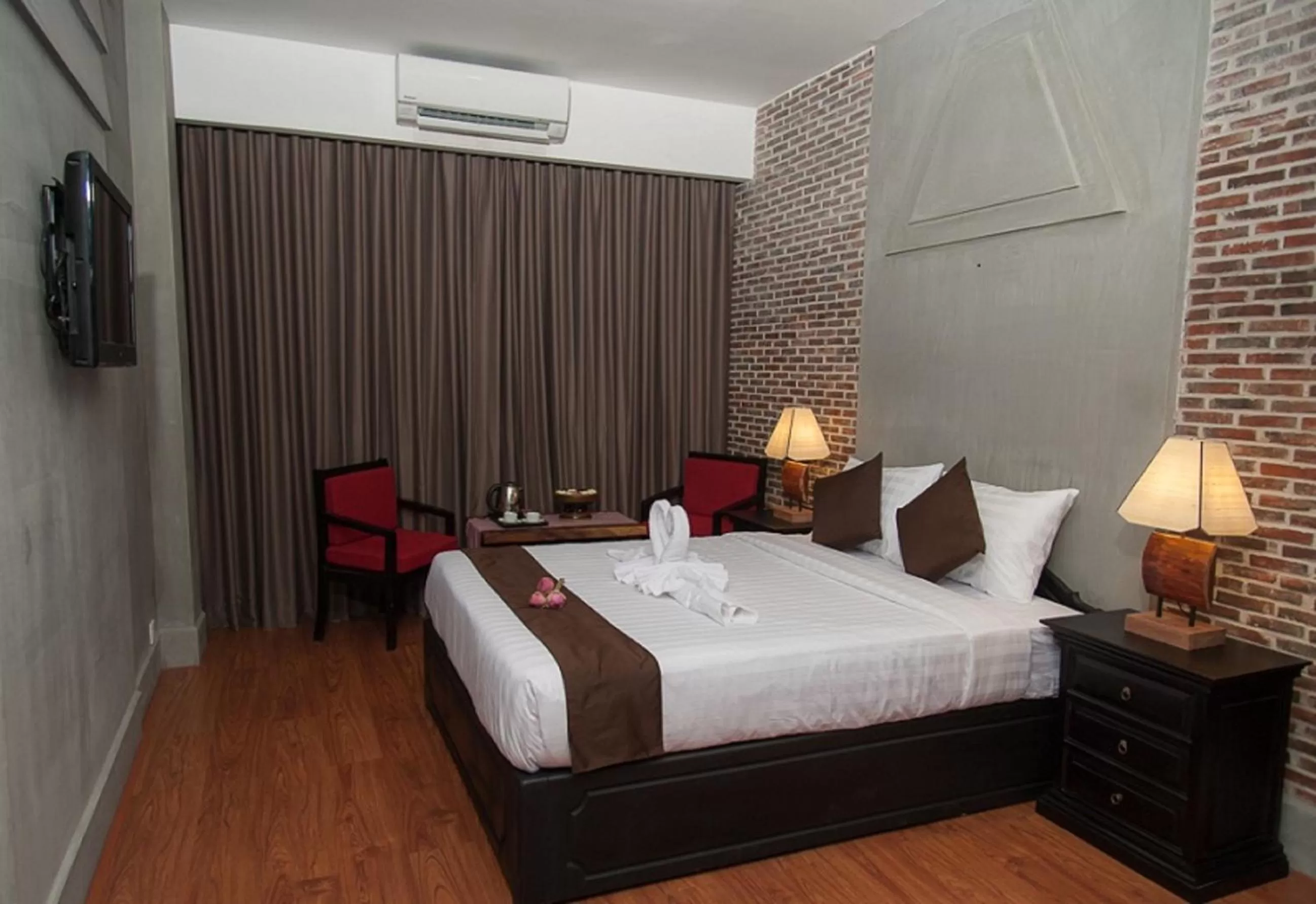 Photo of the whole room, Bed in Vacation Boutique Hotel