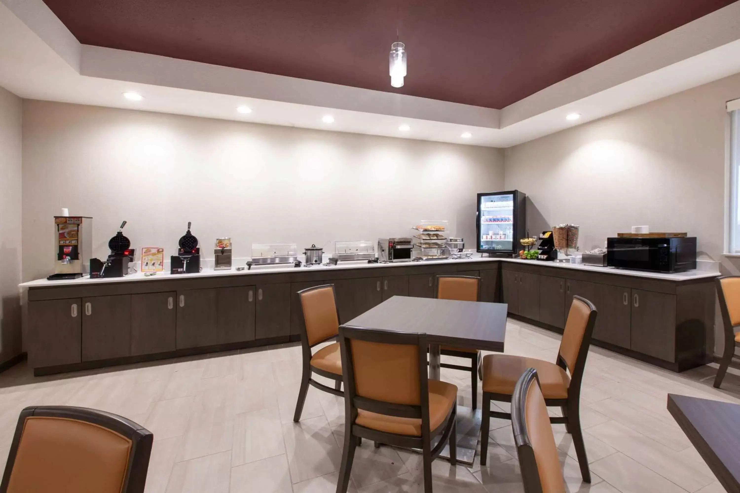 Restaurant/Places to Eat in Hawthorn Suites By Wyndham Odessa