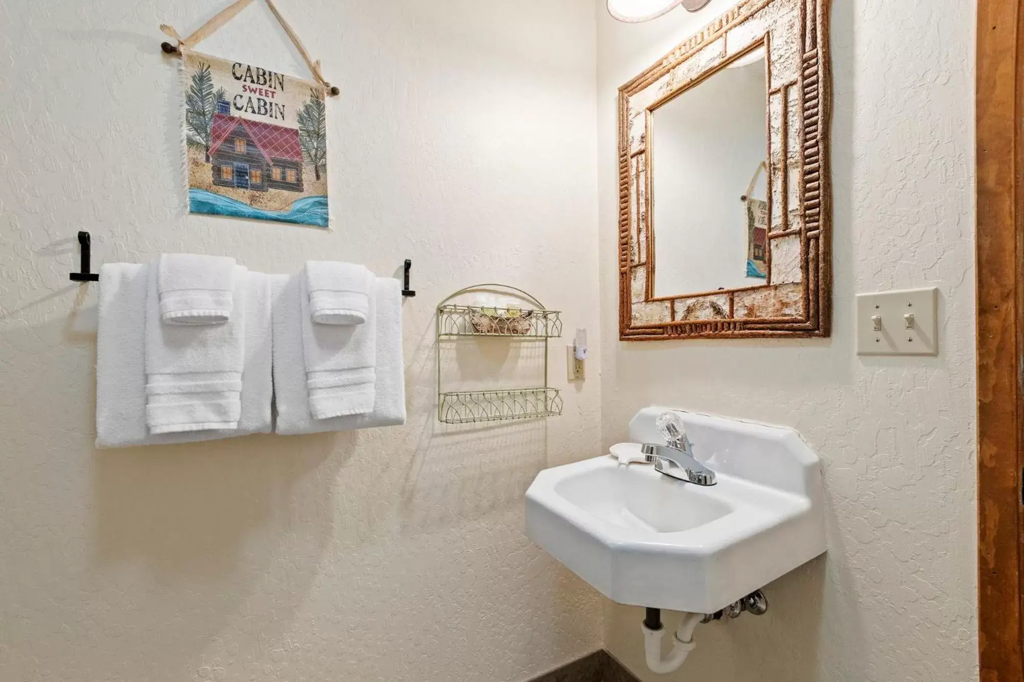 Bathroom in Mother Nature's Inn