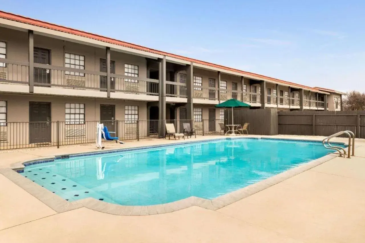 Property Building in La Quinta Inn by Wyndham Corpus Christi North