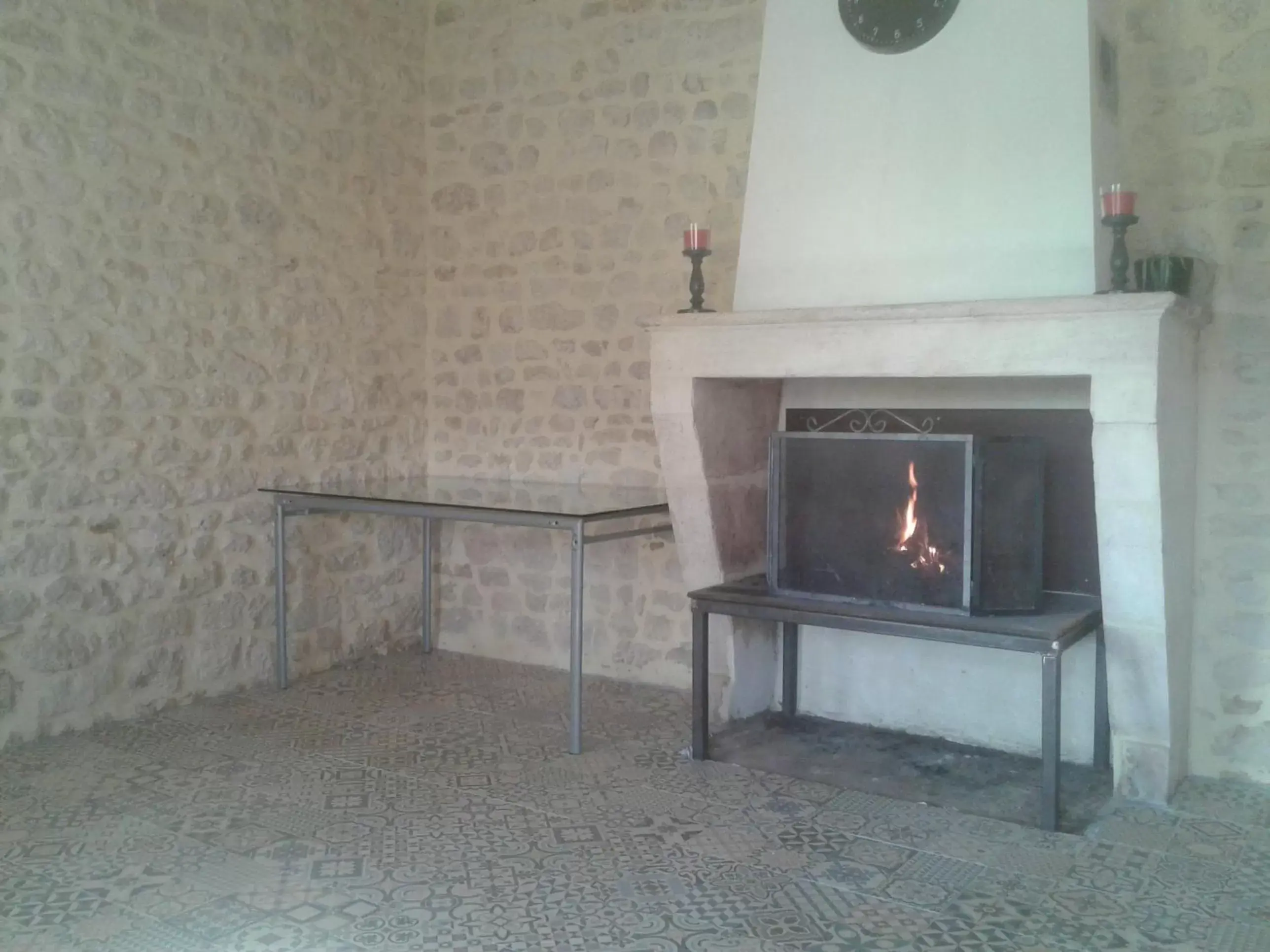 BBQ facilities in Chambres d'Hôtes Château Pierre de Montignac