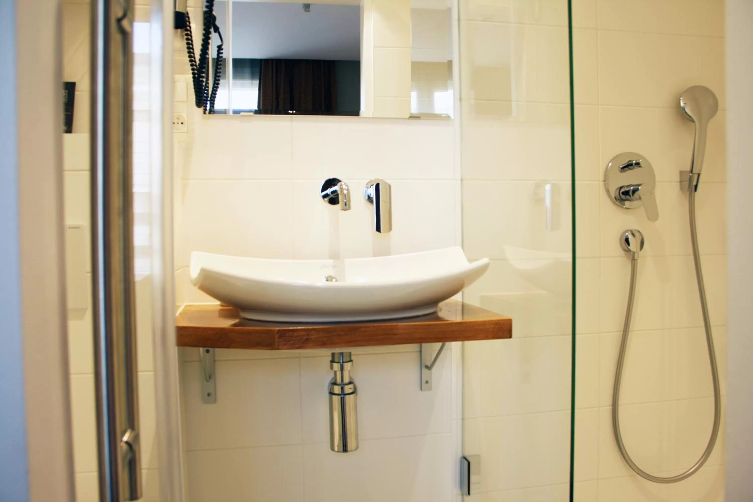 Bathroom in Hôtel Astoria