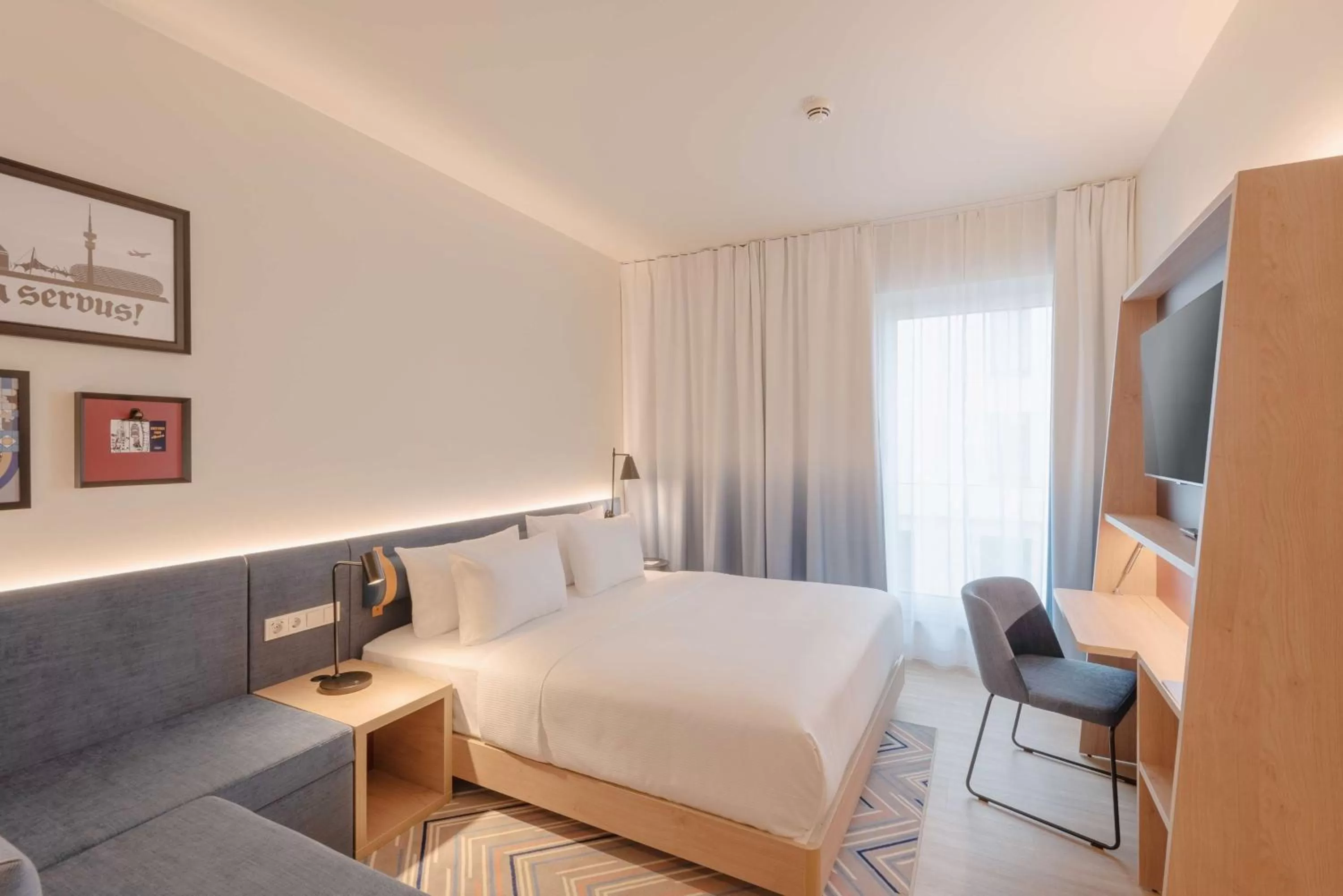 Bedroom, Bed in Hampton By Hilton Munich City North