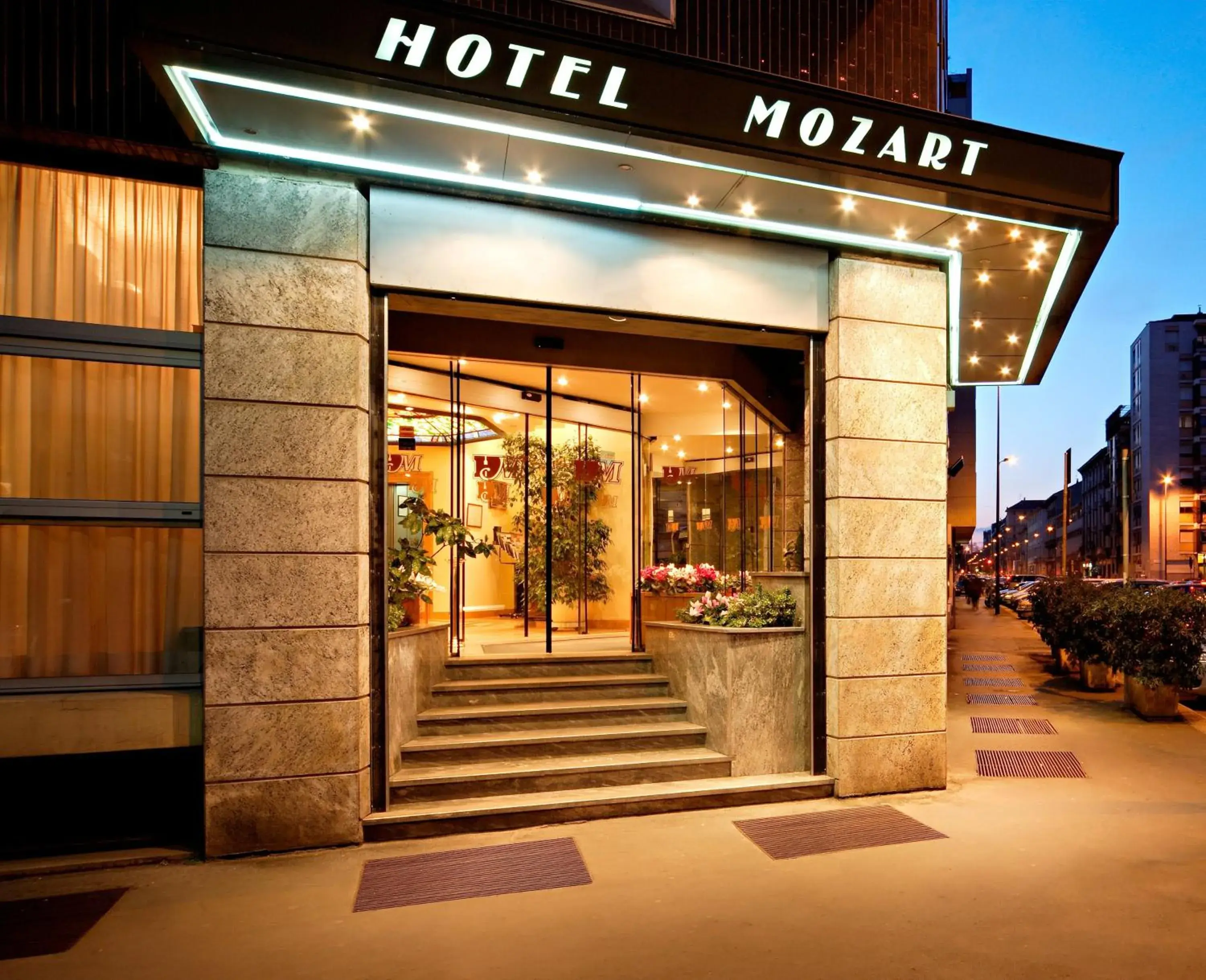 Facade/entrance in Hotel Mozart