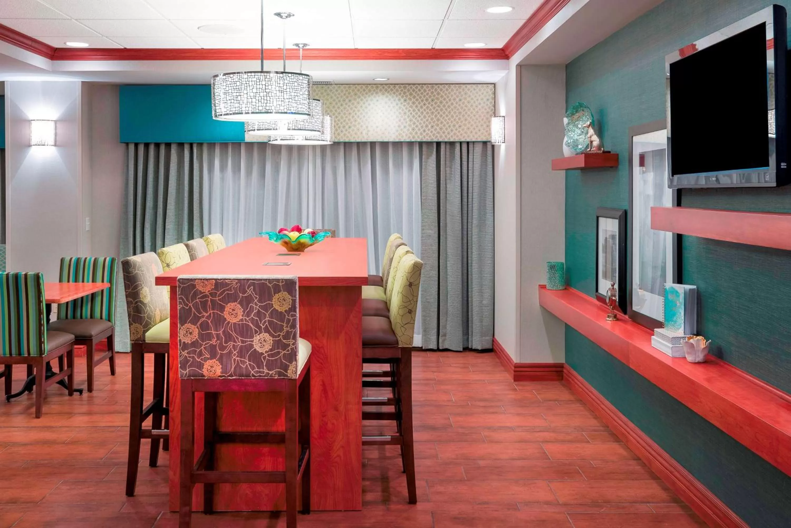 Restaurant/places to eat in Hampton Inn Bellevue