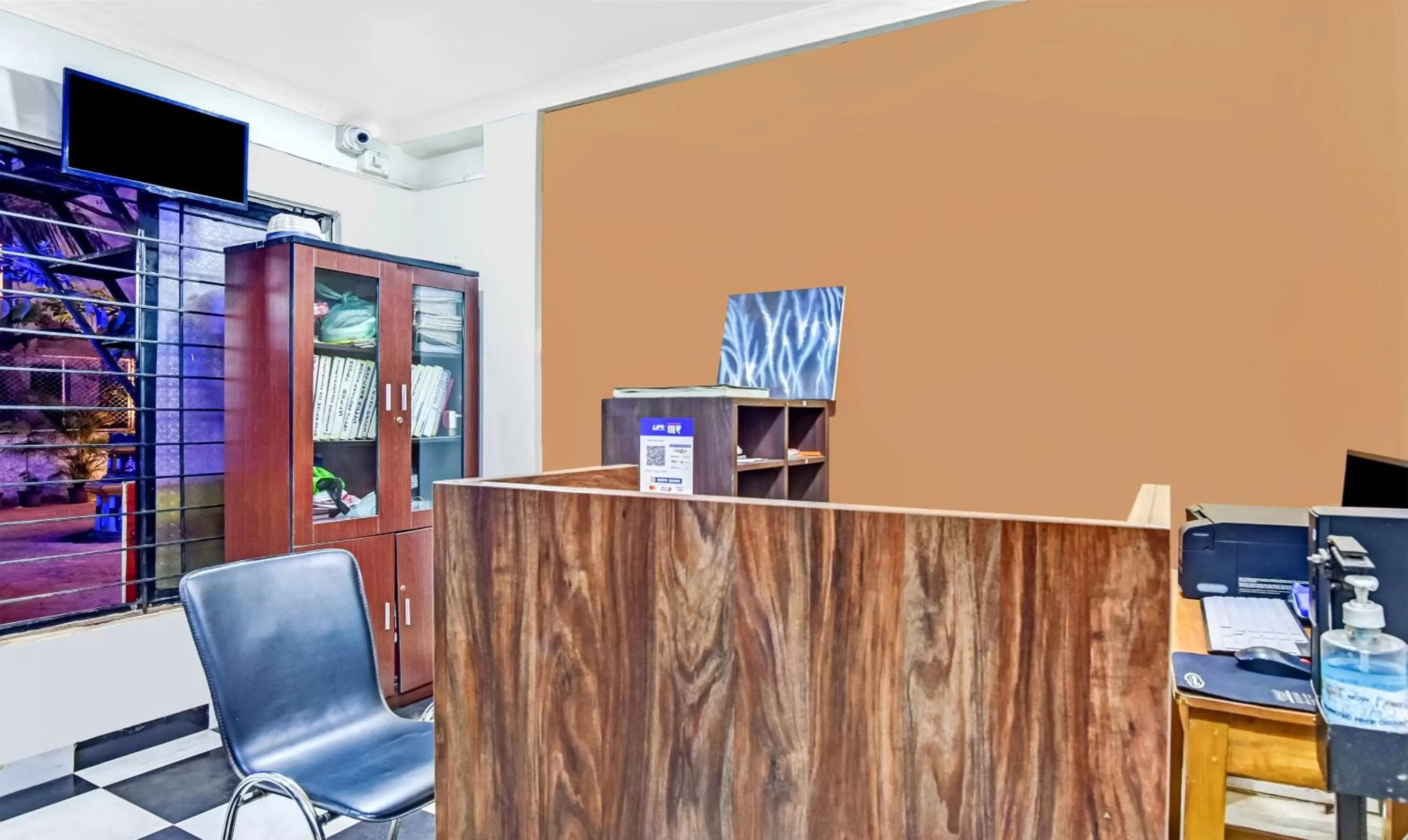 TV/Entertainment Center in Itsy By Treebo - Samara Holiday Homes