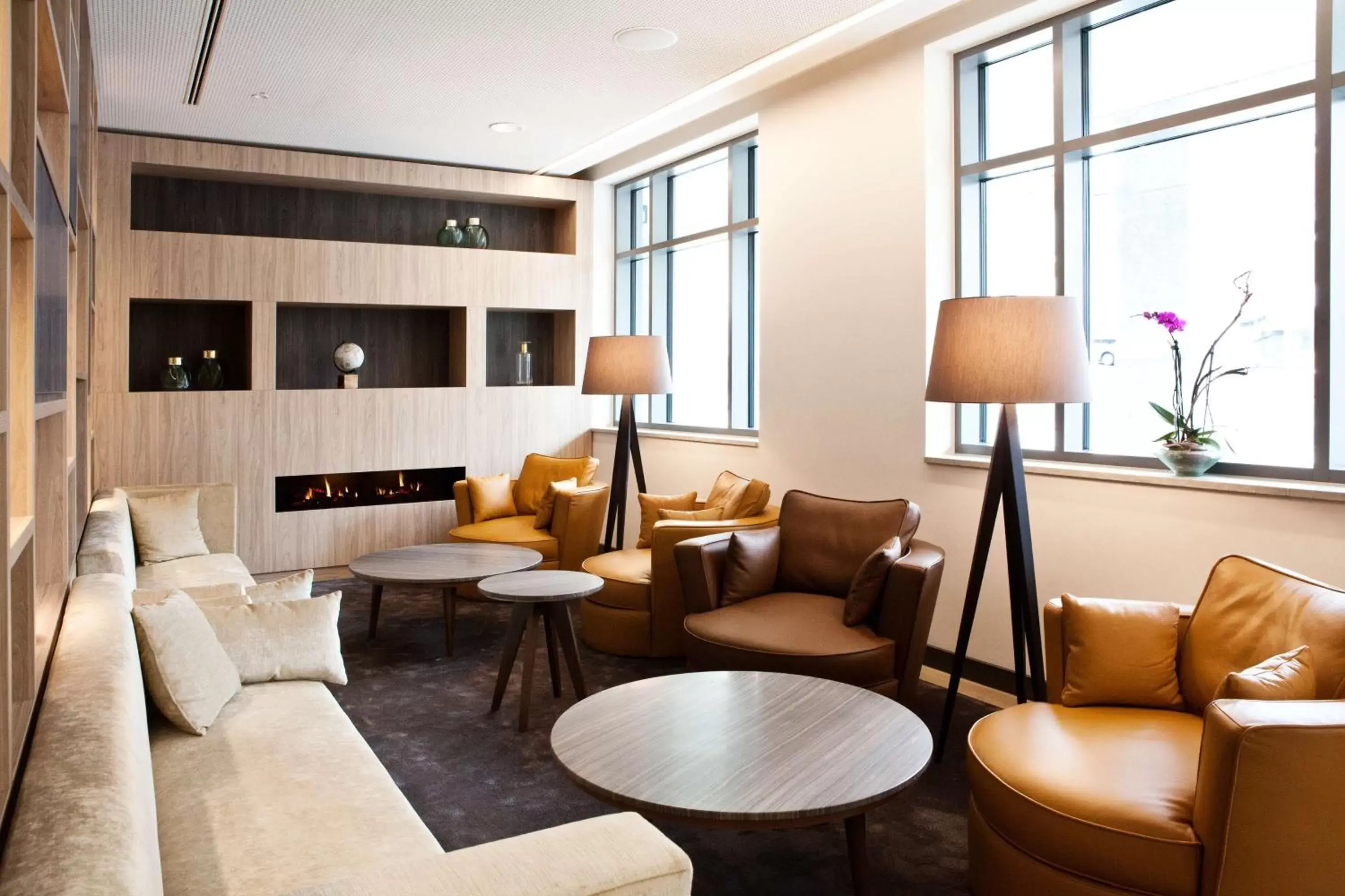 Lobby or reception, Lounge/Bar in Hampton By Hilton Dortmund Phoenix See