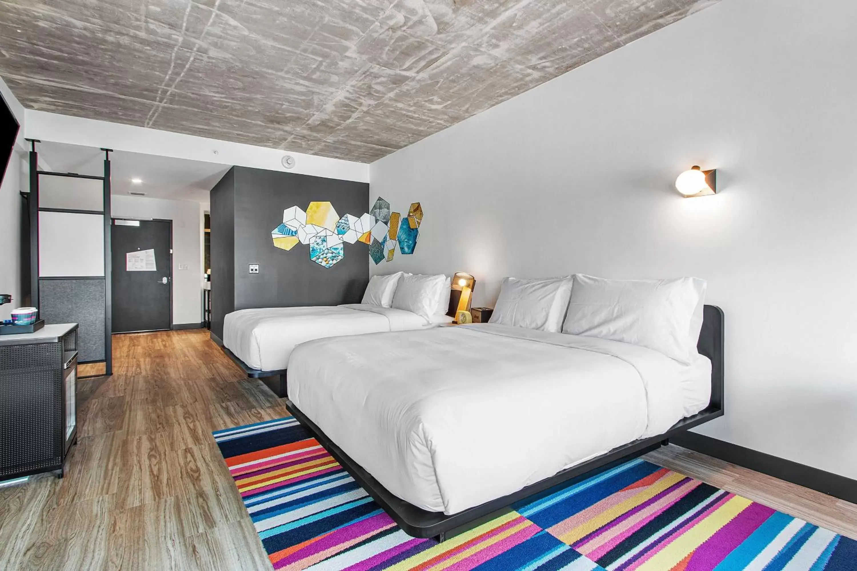 Photo of the whole room, Bed in Aloft Delray Beach