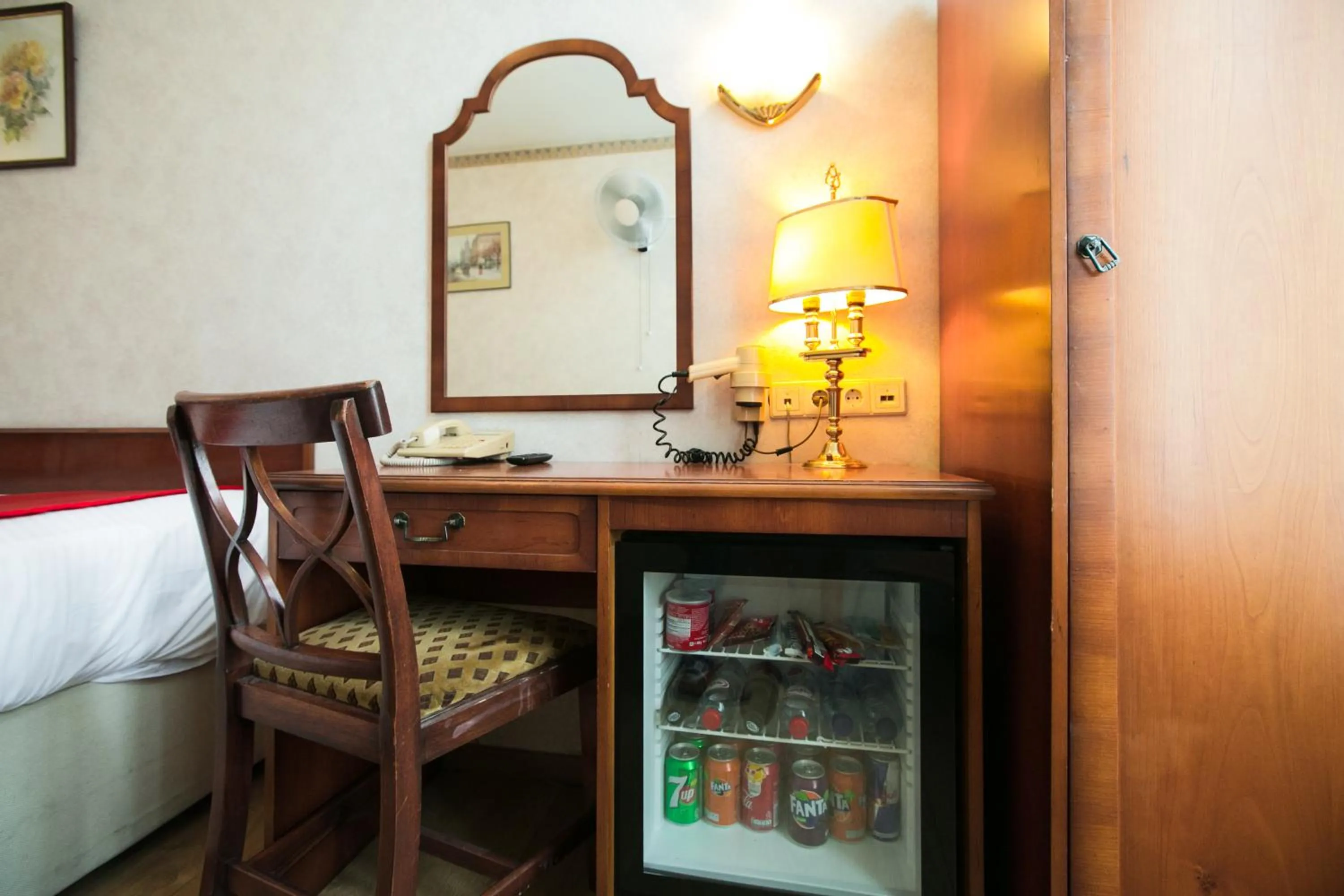 minibar in Hotel Atlanta