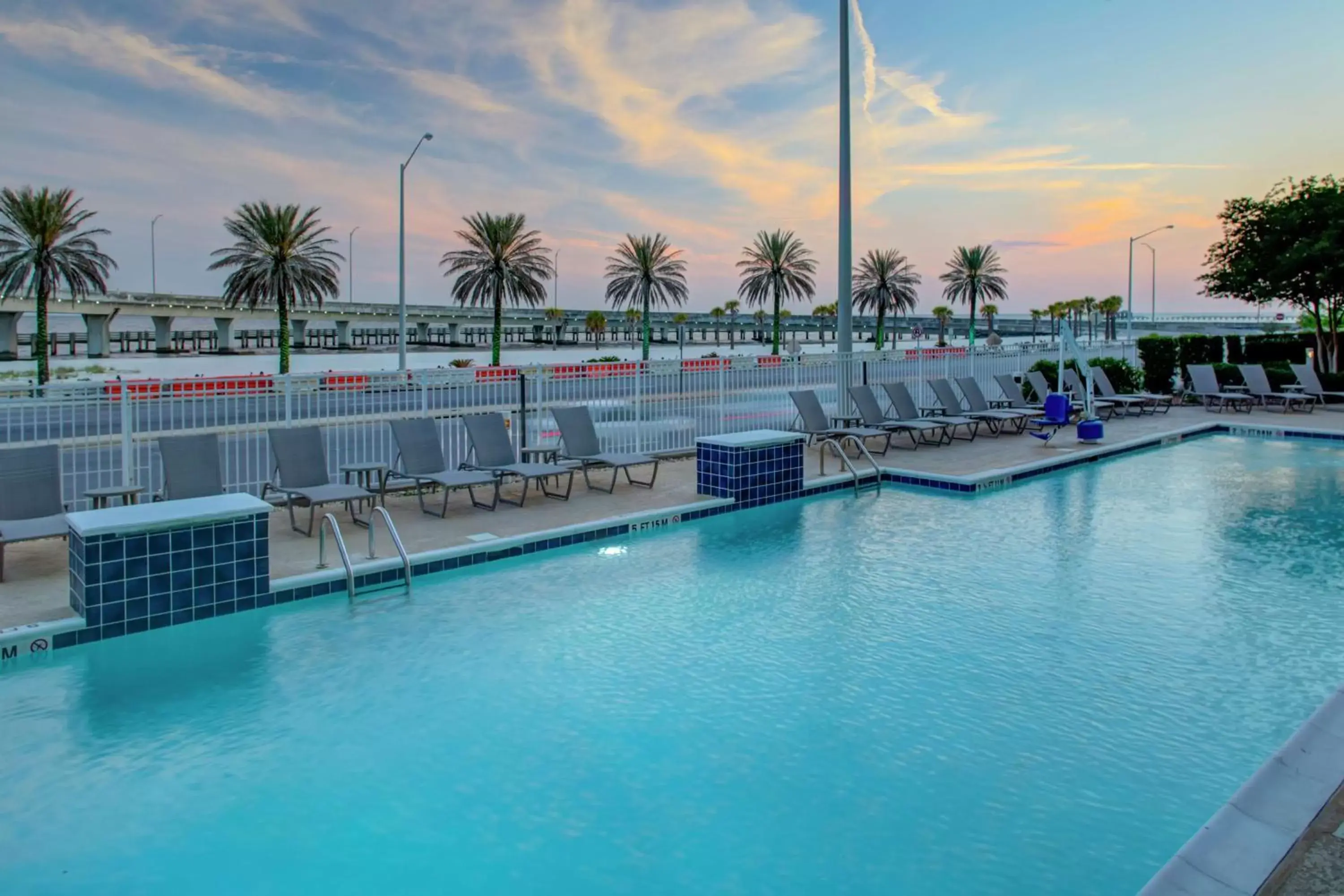 Pool view, Swimming Pool in DoubleTree by Hilton Biloxi