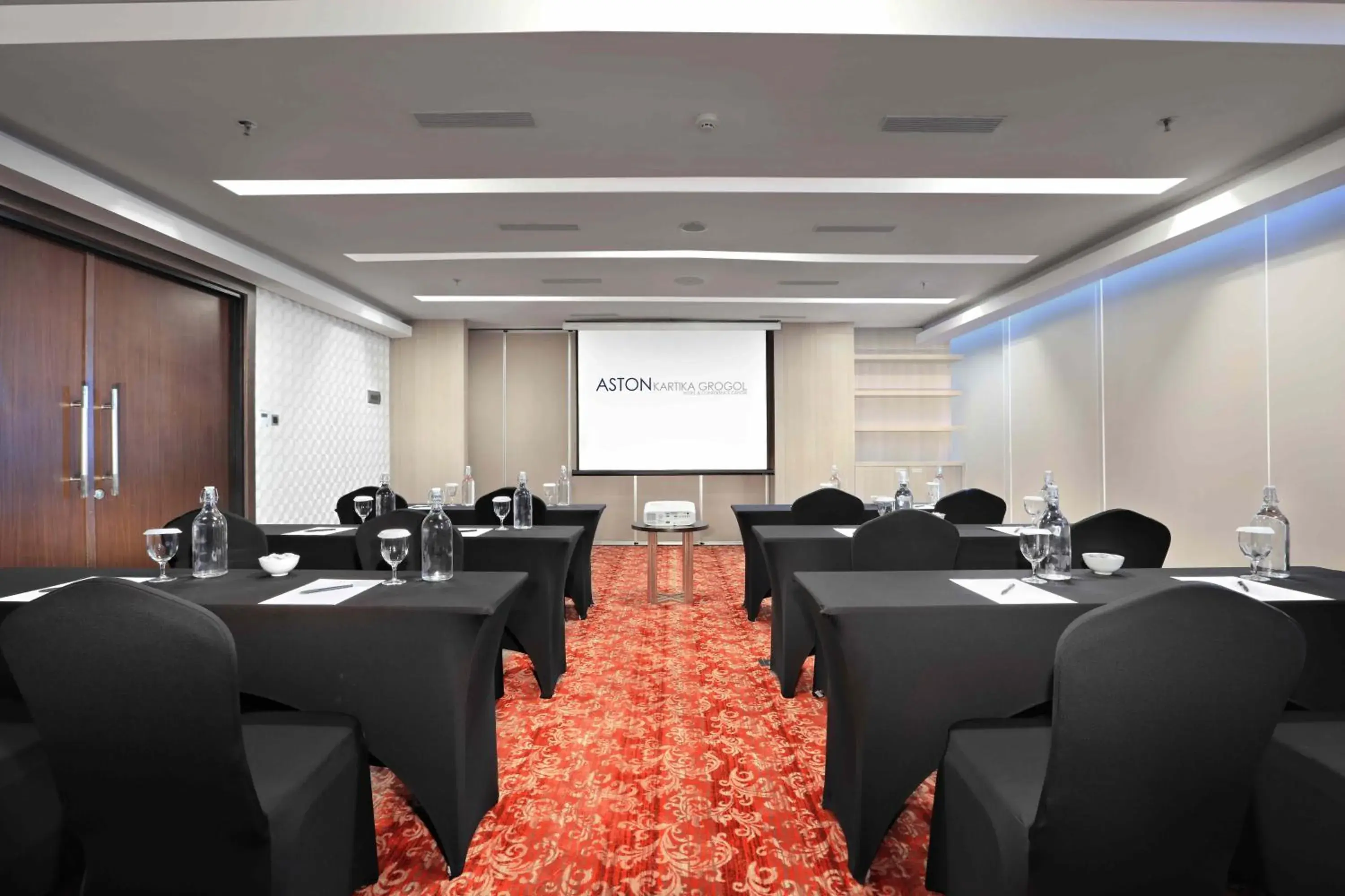 Meeting/conference room in ASTON Kartika Grogol Hotel & Conference Center