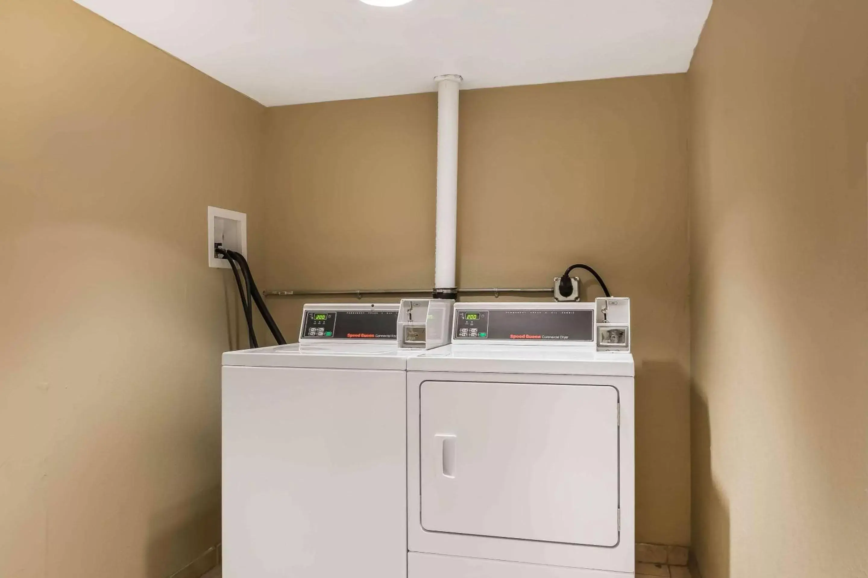 washing machine, Kitchen/Kitchenette in Comfort Inn Pine Grove